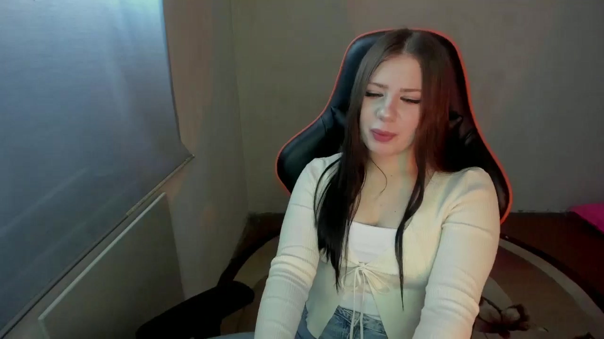 Gallery image thumbnail from FlyingDream's myfreecams stream on, 01/12/2025, 12:21 image 11 of 20