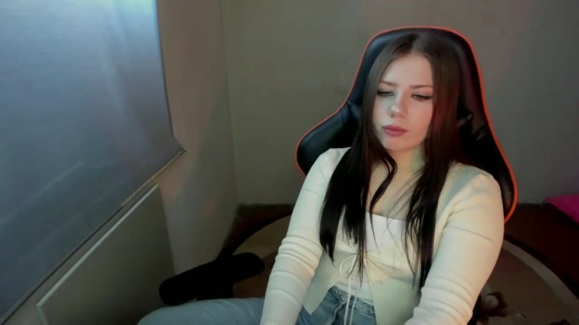 Gallery image thumbnail from FlyingDream's myfreecams stream on, 01/12/2025, 12:39 image 3 of 20