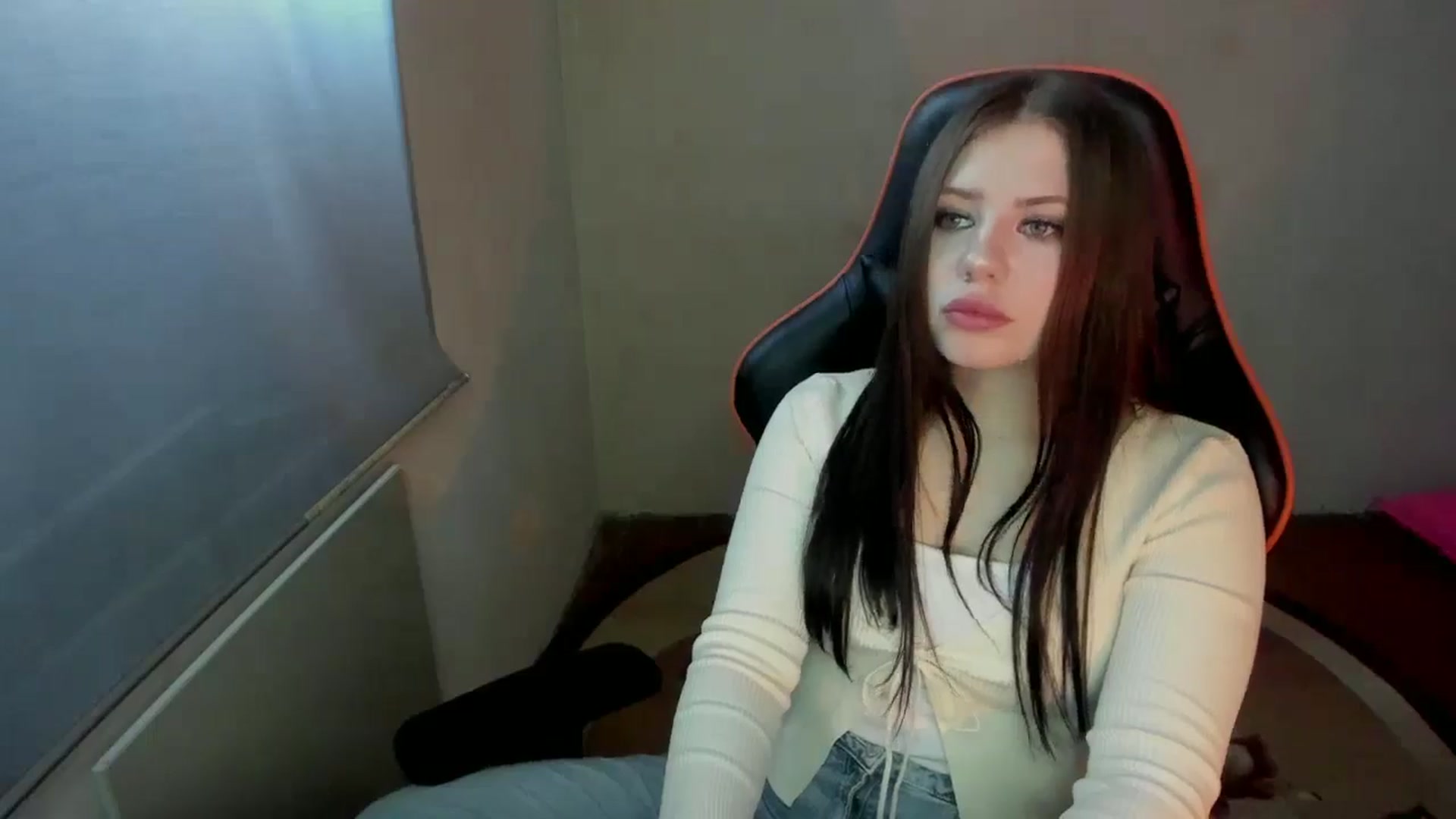 Gallery image thumbnail from FlyingDream's myfreecams stream on, 01/12/2025, 12:39 image 2 of 20