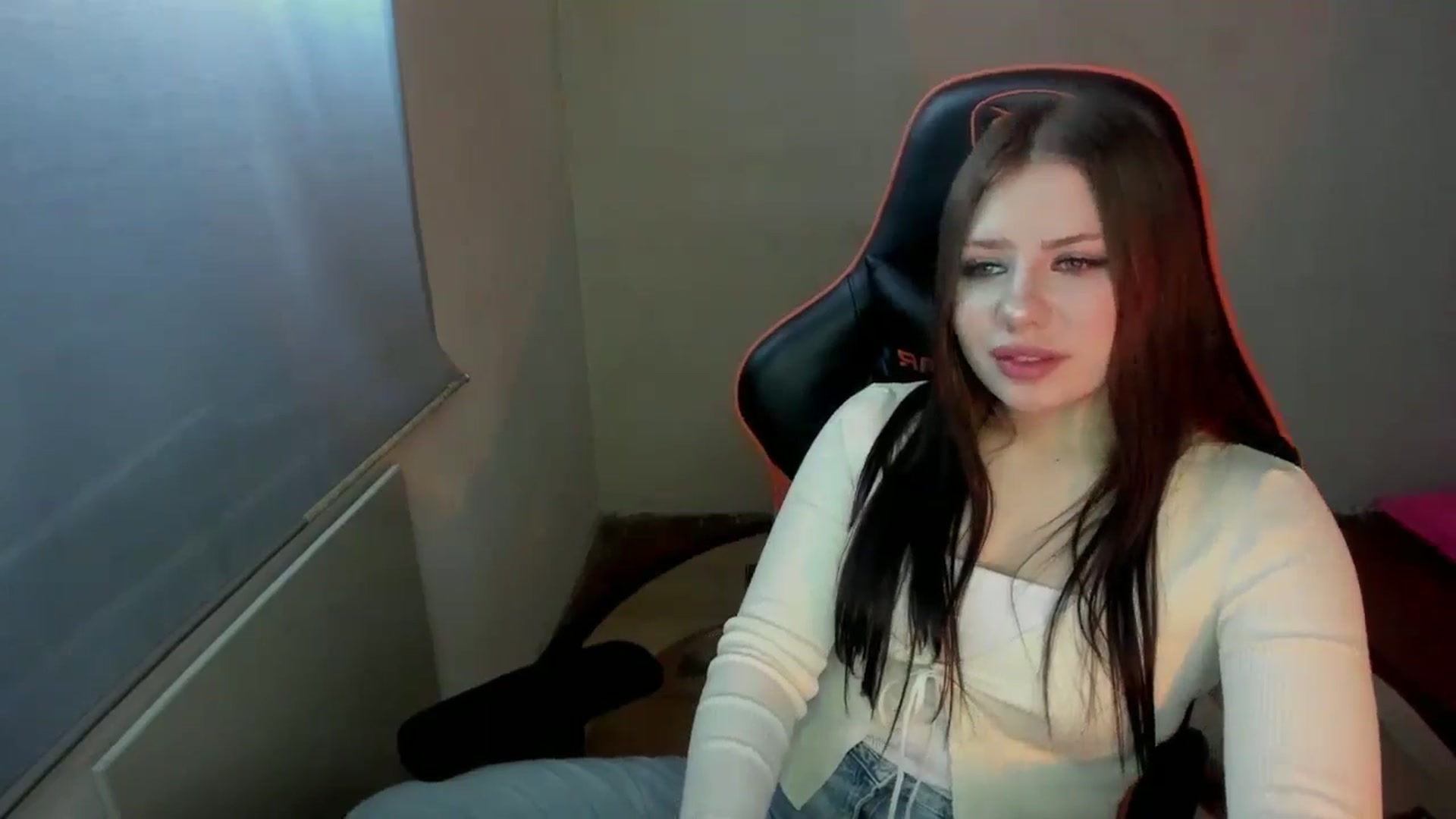 Gallery image thumbnail from FlyingDream's myfreecams stream on, 01/12/2025, 12:39 image 8 of 20