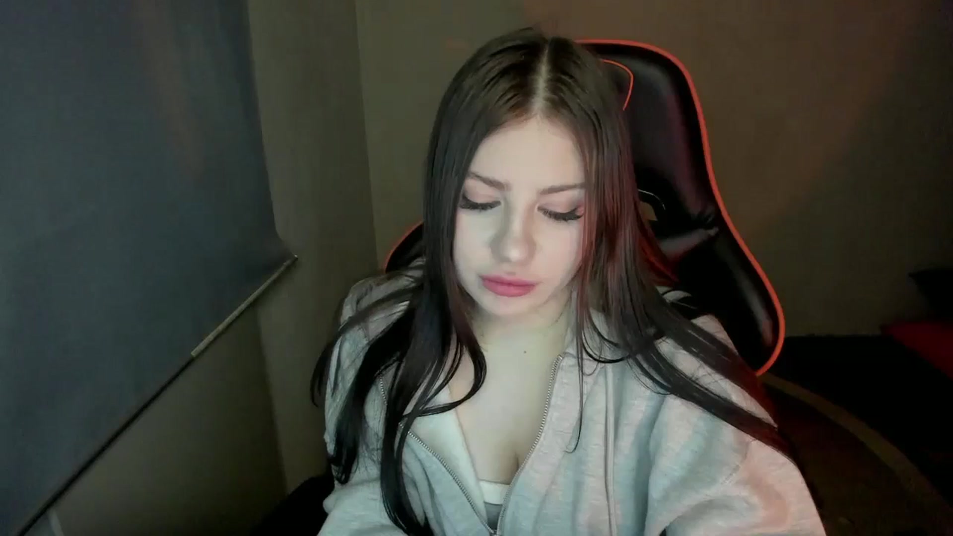 Gallery image thumbnail from FlyingDream's myfreecams stream on, 01/15/2025, 16:57 image 9 of 20