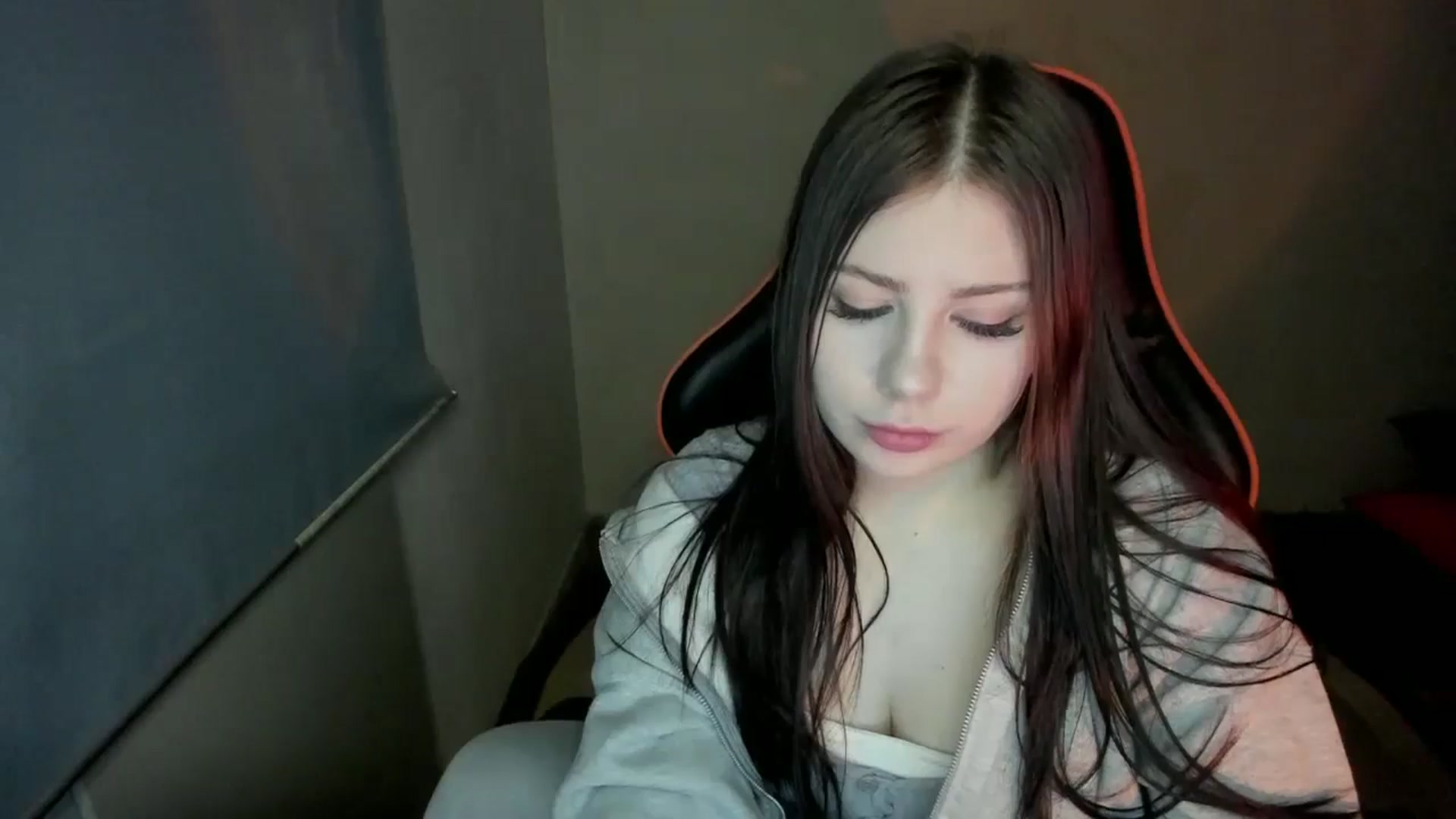 Gallery image thumbnail from FlyingDream's myfreecams stream on, 01/15/2025, 16:57 image 16 of 20