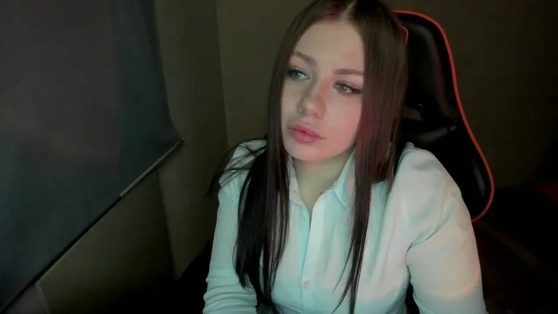 Gallery image thumbnail from FlyingDream's myfreecams stream on, 01/16/2025, 16:25 image 17 of 20