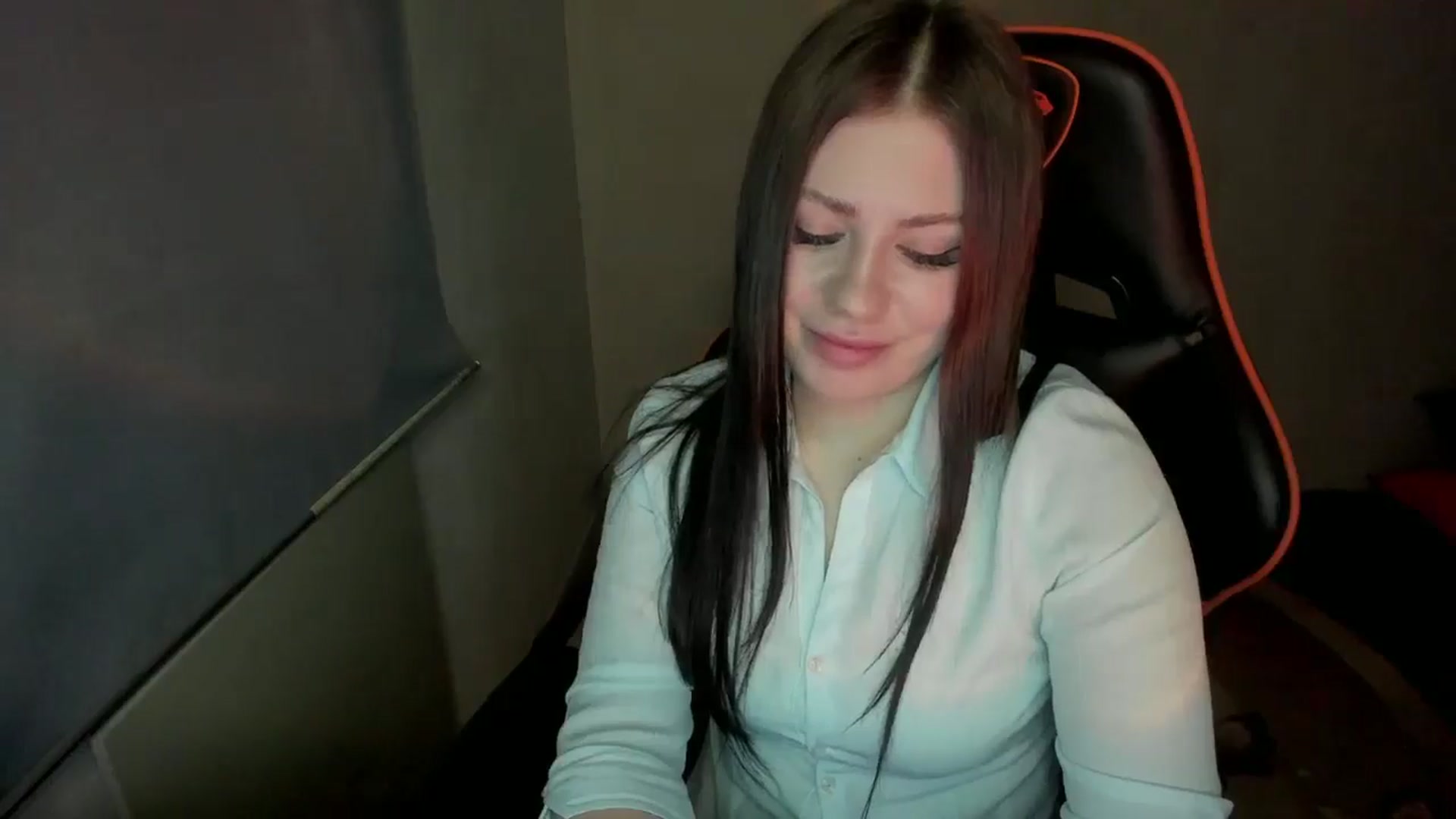 Gallery image thumbnail from FlyingDream's myfreecams stream on, 01/16/2025, 16:25 image 18 of 20