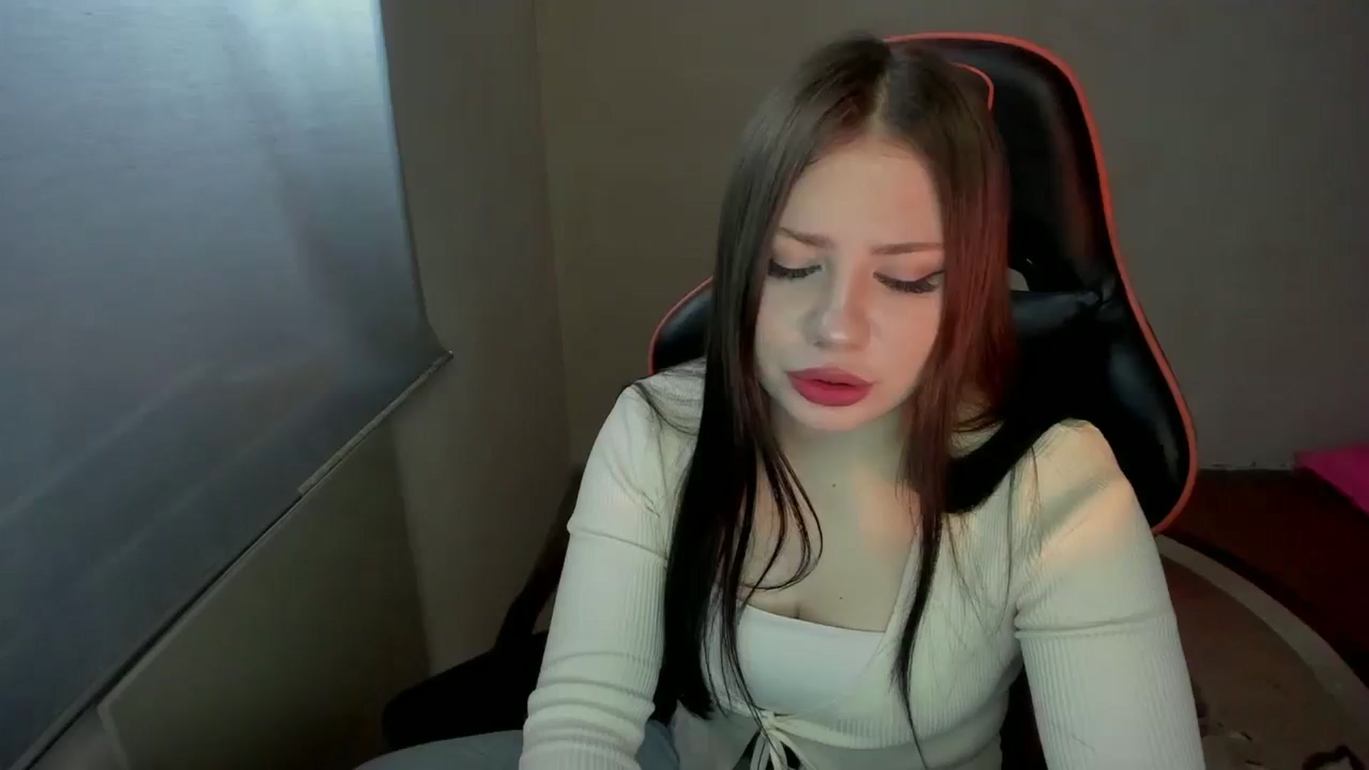 Gallery image thumbnail from FlyingDream's myfreecams stream on, 01/19/2025, 11:05 image 3 of 20