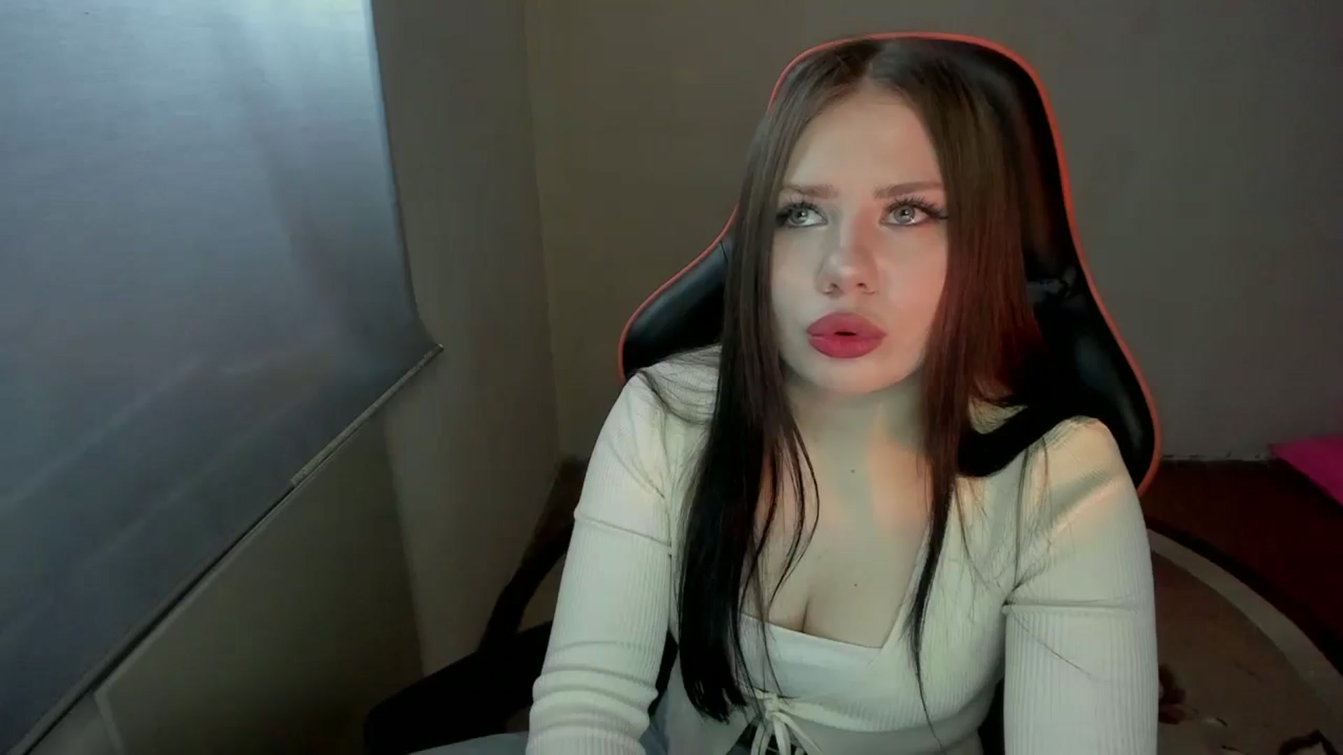 Gallery image thumbnail from FlyingDream's myfreecams stream on, 01/19/2025, 11:05 image 1 of 20