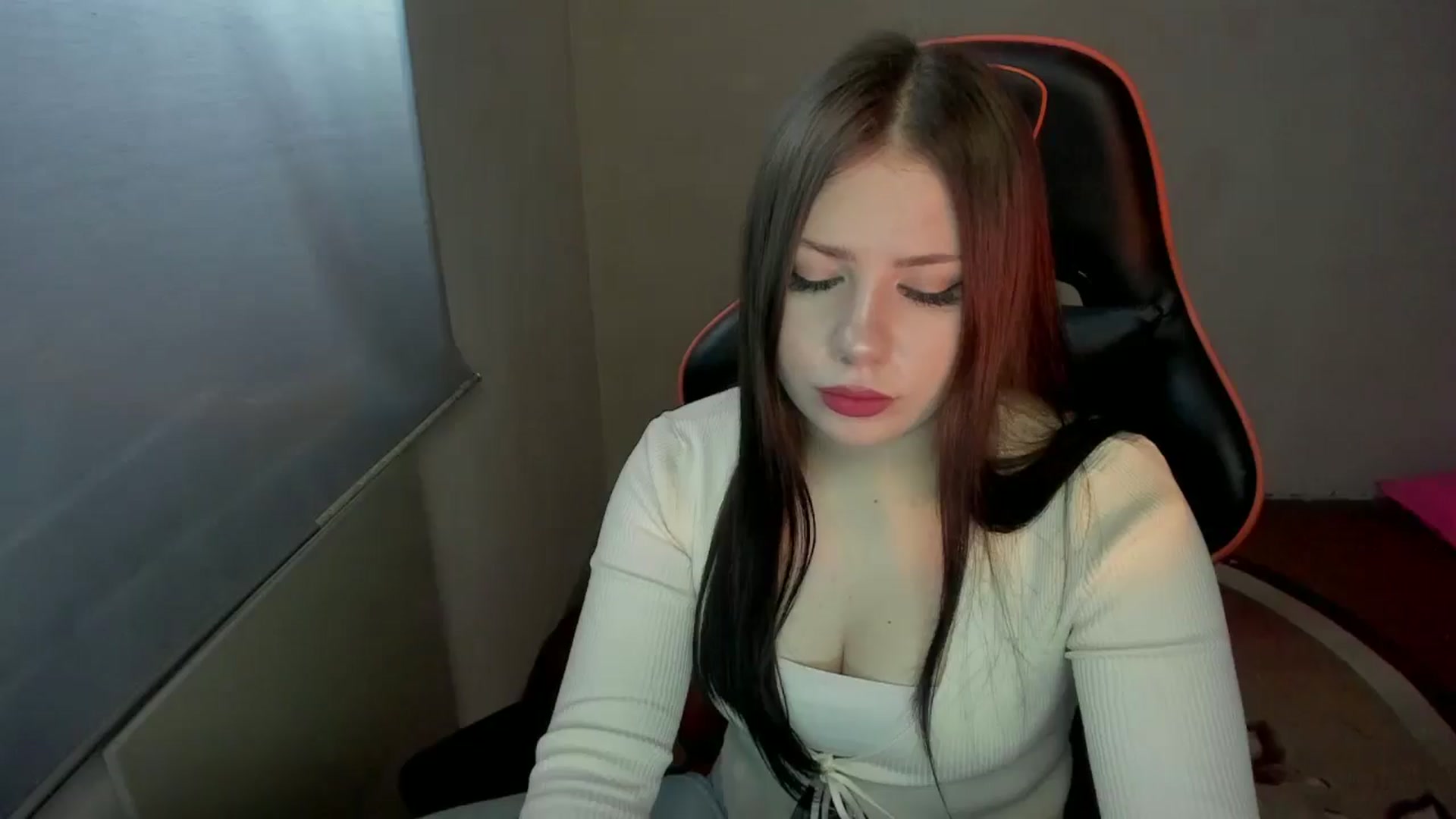 Gallery image thumbnail from FlyingDream's myfreecams stream on, 01/19/2025, 11:05 image 8 of 20