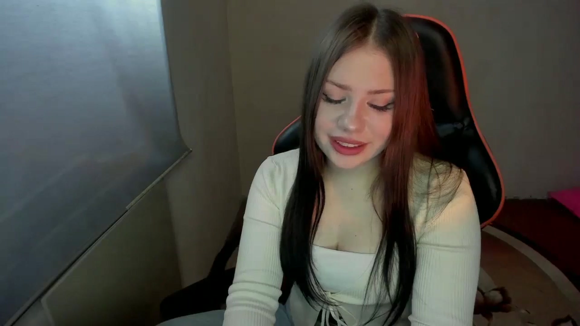 Gallery image thumbnail from FlyingDream's myfreecams stream on, 01/19/2025, 11:05 image 19 of 20