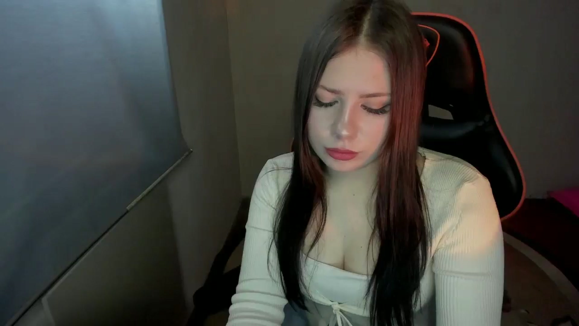Gallery image thumbnail from FlyingDream's myfreecams stream on, 01/19/2025, 12:48 image 11 of 20