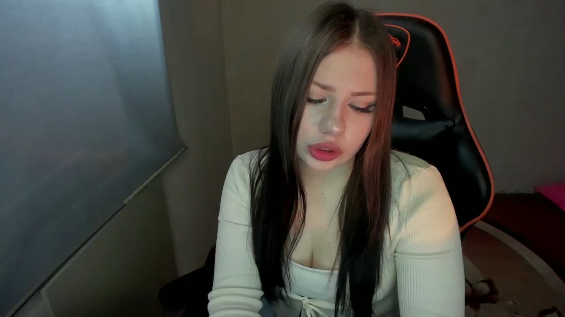 Gallery image thumbnail from FlyingDream's myfreecams stream on, 01/19/2025, 12:48 image 5 of 20