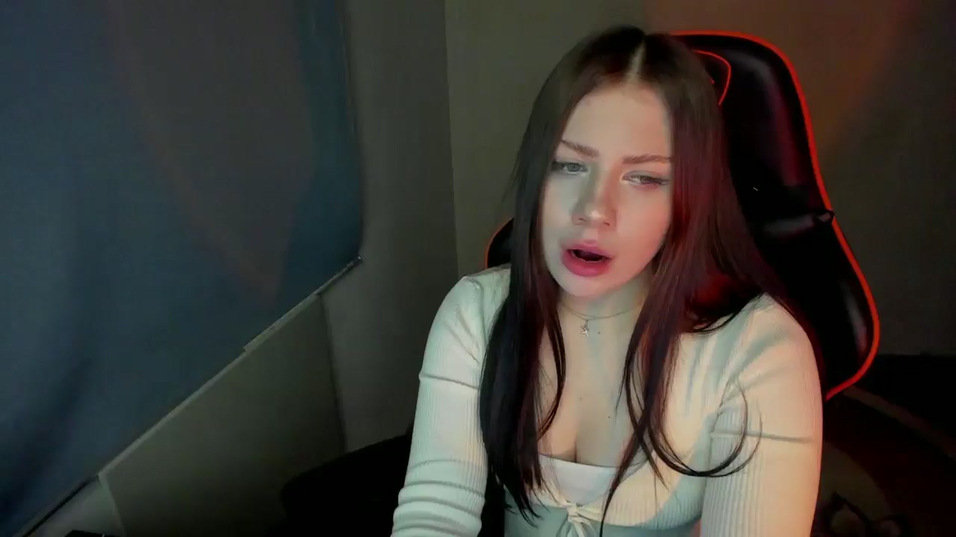 Gallery image thumbnail from FlyingDream's myfreecams stream on, 01/29/2025, 17:15 image 2 of 20