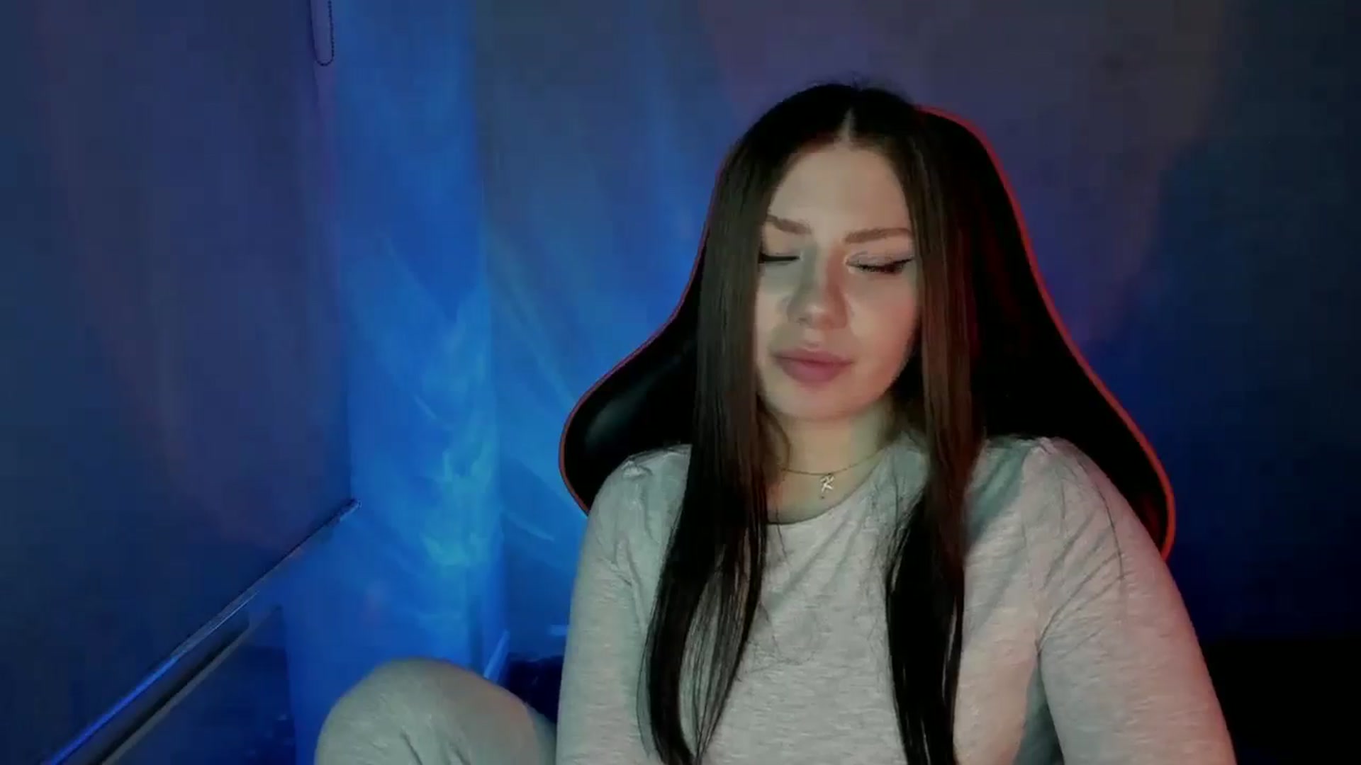 Gallery image thumbnail from FlyingDream's myfreecams stream on, 04/04/2025, 12:36 image 12 of 20
