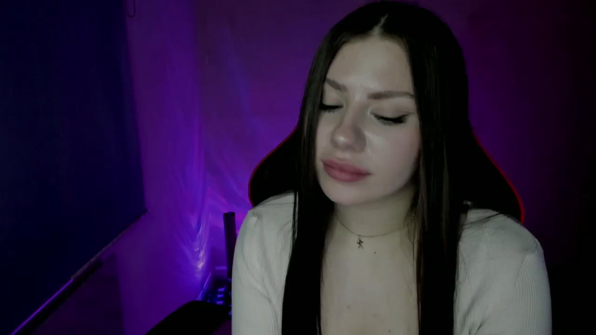 Gallery image thumbnail from FlyingDream's myfreecams stream on, 04/06/2025, 12:55 image 10 of 20