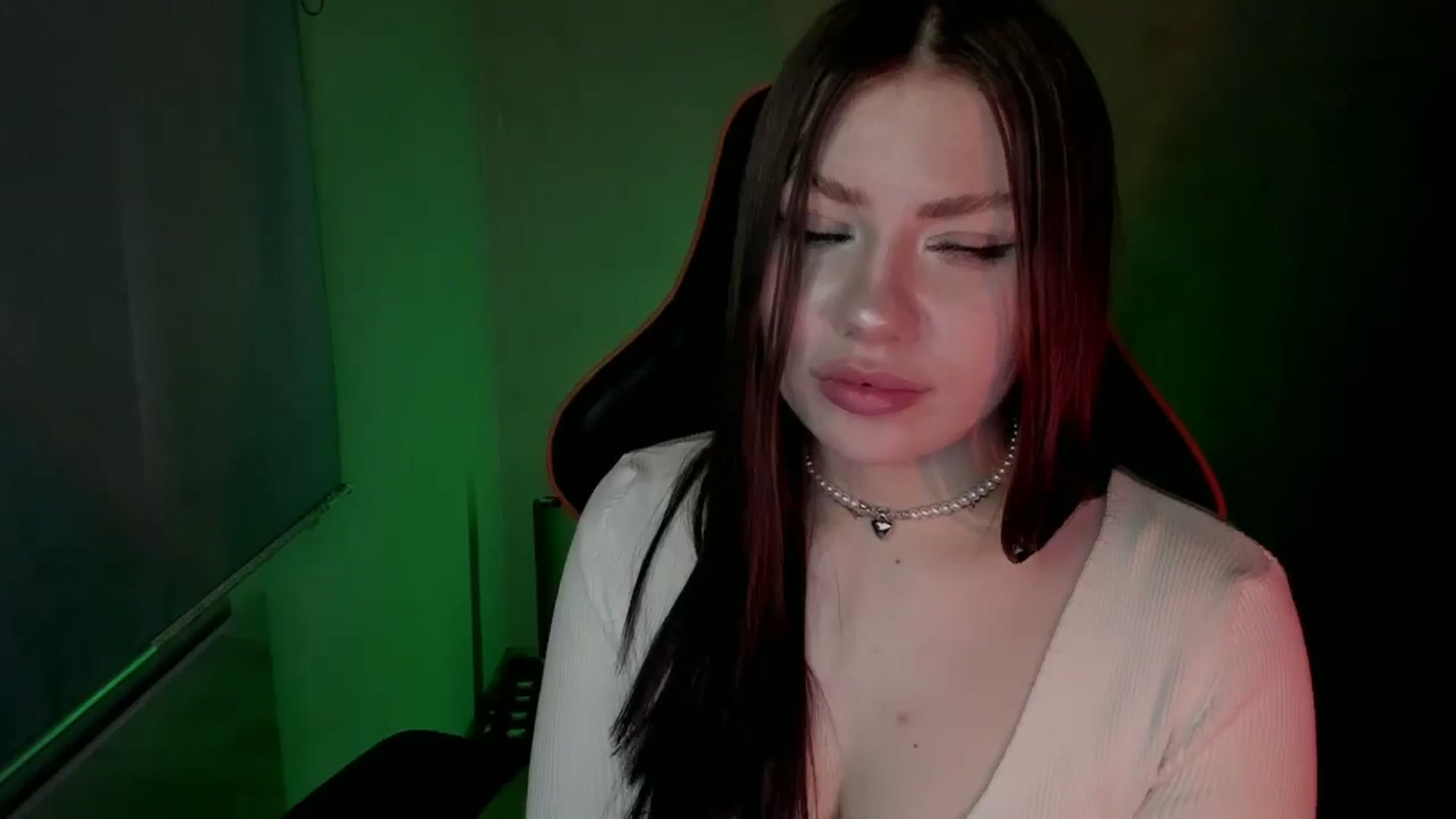 Gallery image thumbnail from FlyingDream's myfreecams stream on, 04/09/2025, 12:16 image 15 of 20