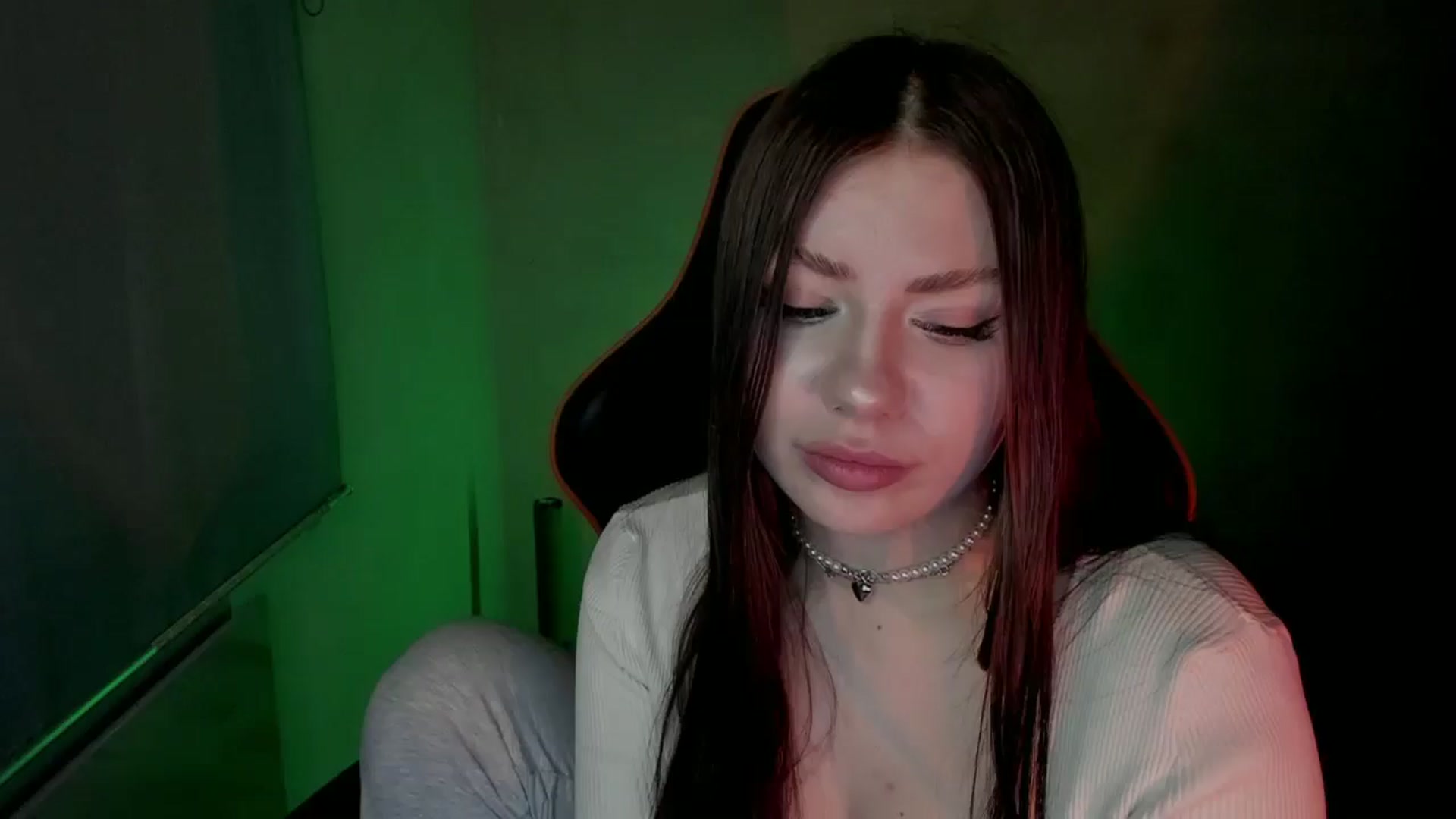 Gallery image thumbnail from FlyingDream's myfreecams stream on, 04/09/2025, 12:36 image 8 of 20