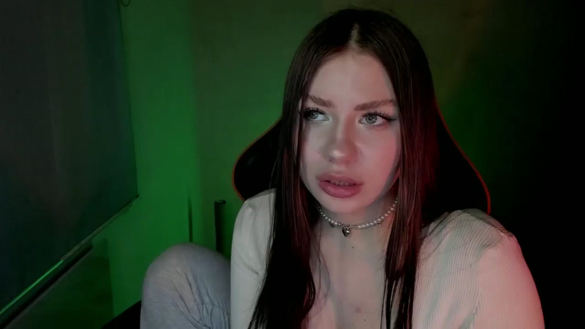 Gallery image thumbnail from FlyingDream's myfreecams stream on, 04/09/2025, 12:36 image 17 of 20