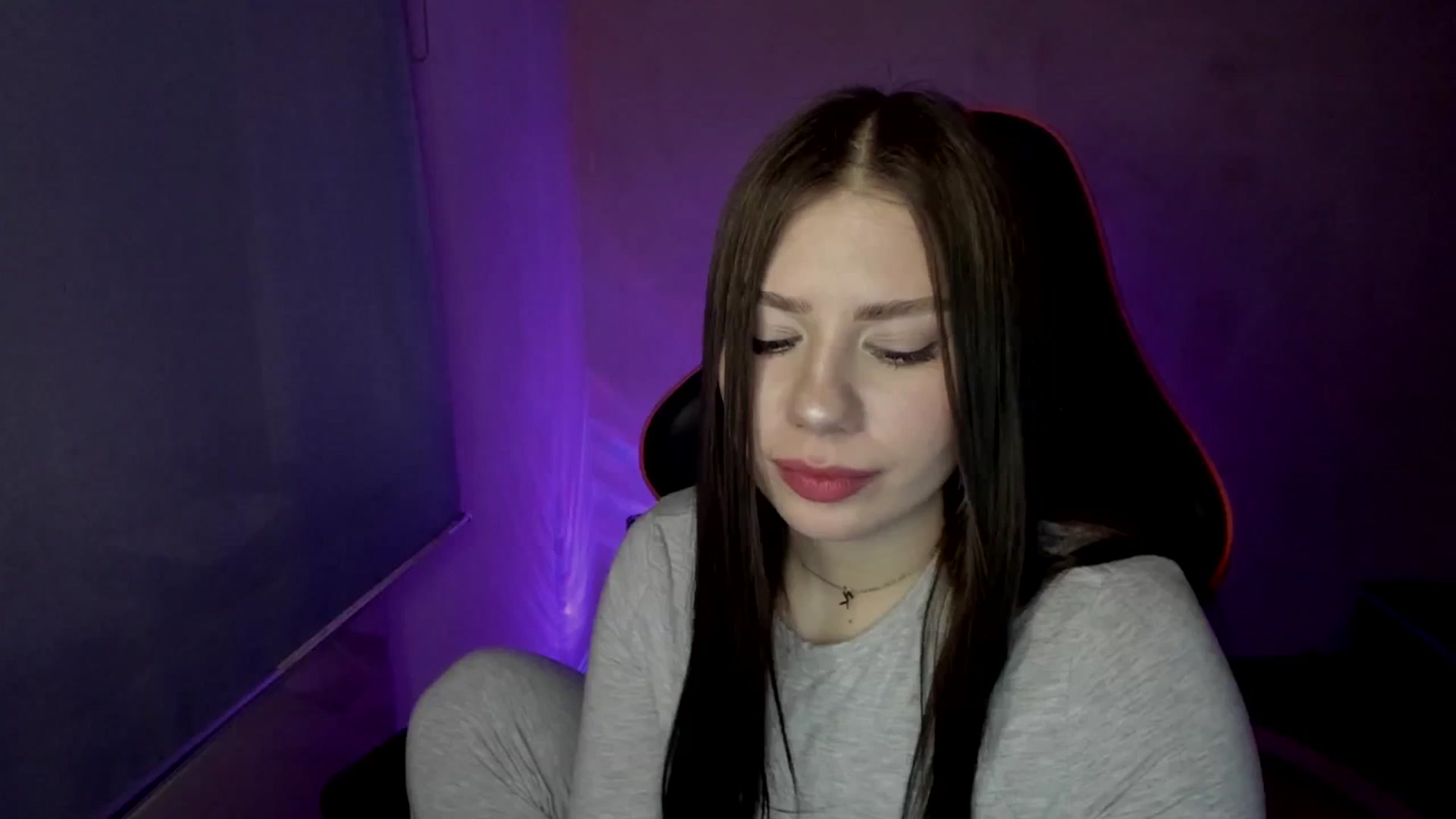 Gallery image thumbnail from FlyingDream's myfreecams stream on, 04/14/2025, 10:30 image 17 of 20