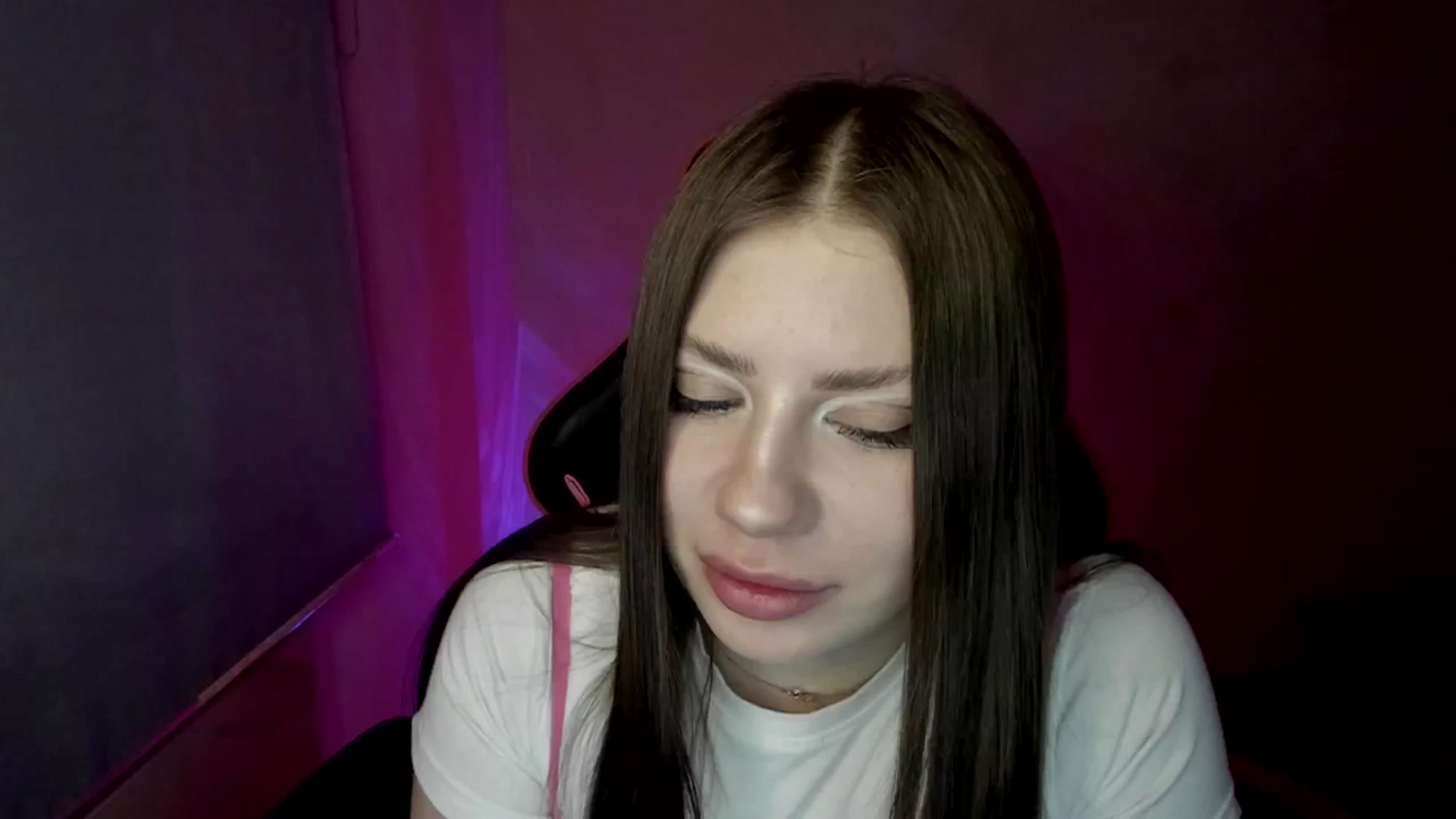 Gallery image thumbnail from FlyingDream's myfreecams stream on, 04/17/2025, 12:27 image 9 of 20