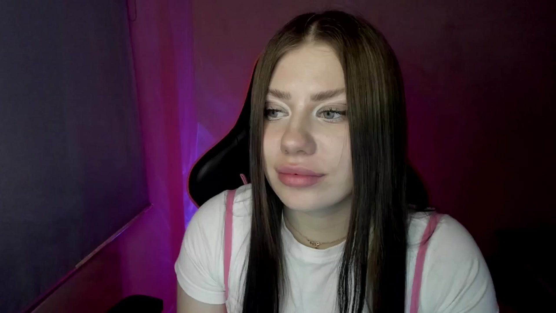 Gallery image thumbnail from FlyingDream's myfreecams stream on, 04/17/2025, 12:27 image 20 of 20