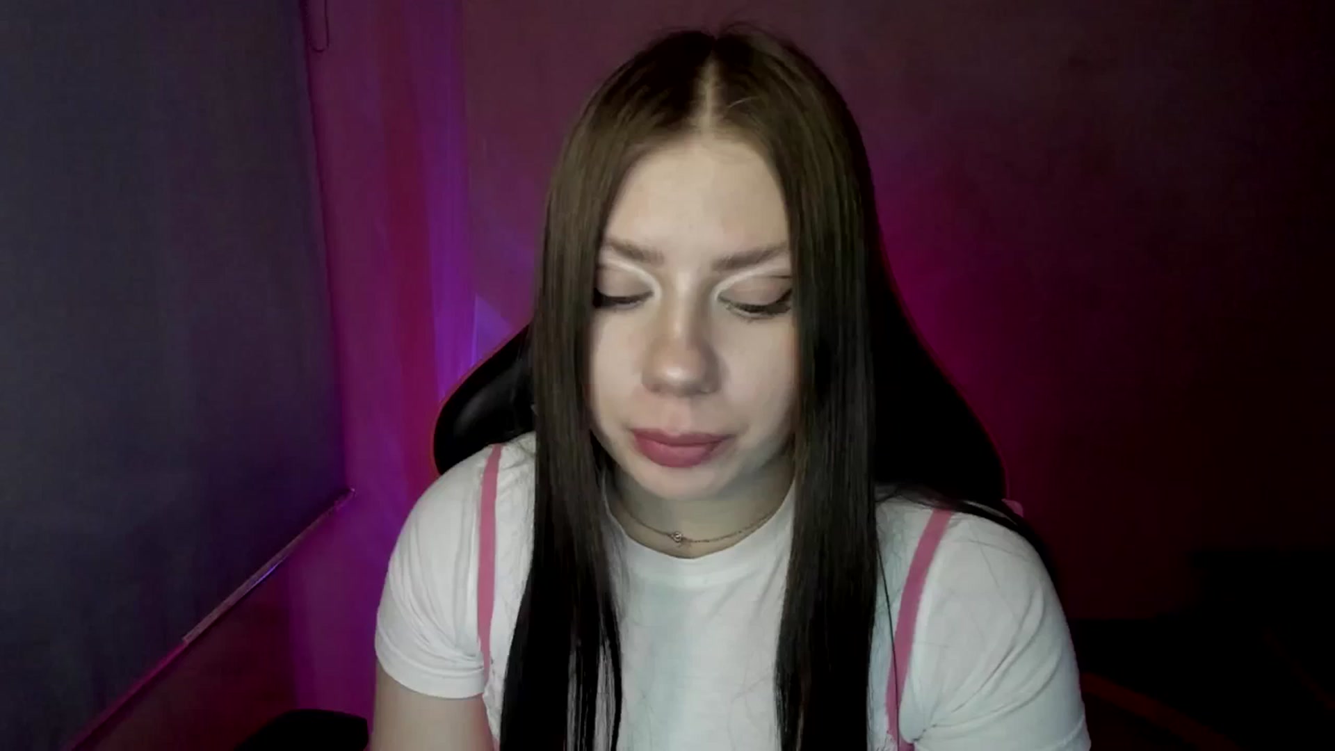 Gallery image thumbnail from FlyingDream's myfreecams stream on, 04/17/2025, 12:27 image 2 of 20