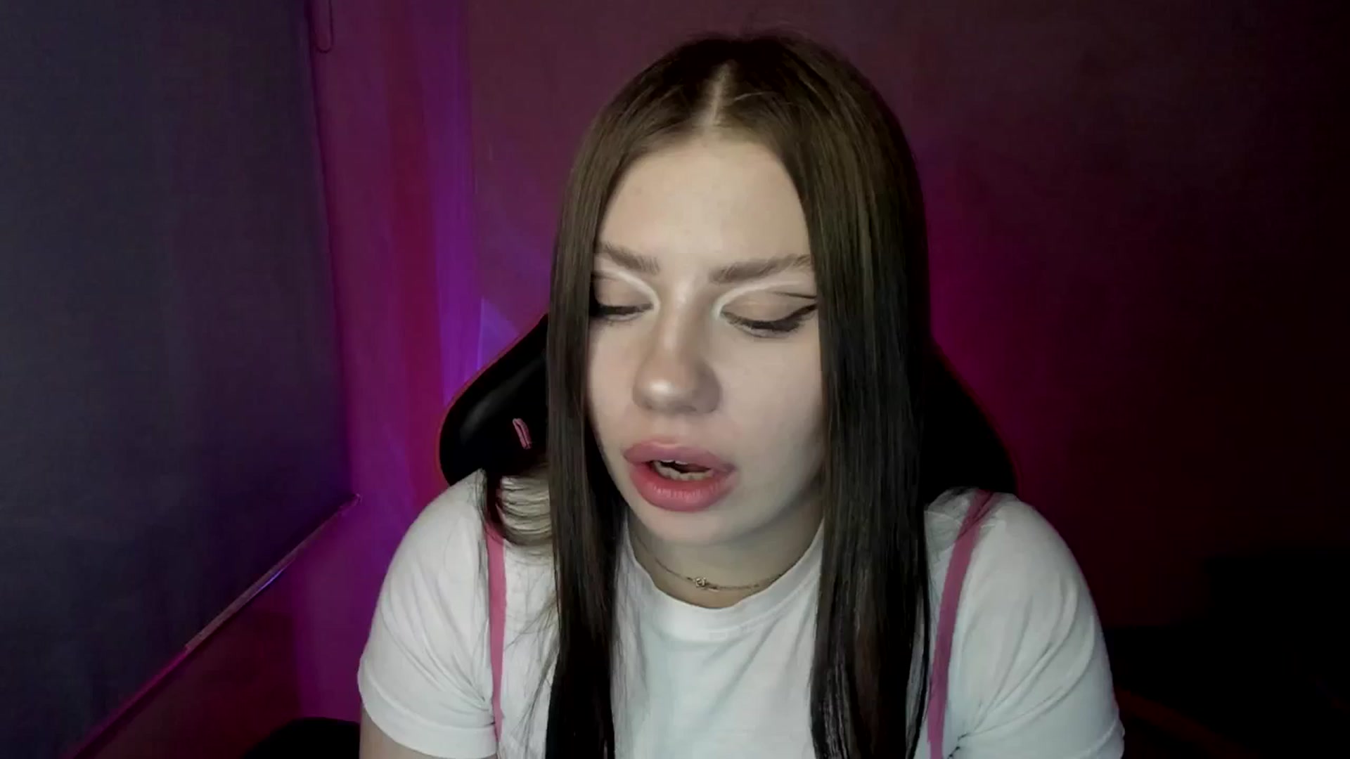 Gallery image thumbnail from FlyingDream's myfreecams stream on, 04/17/2025, 12:27 image 4 of 20