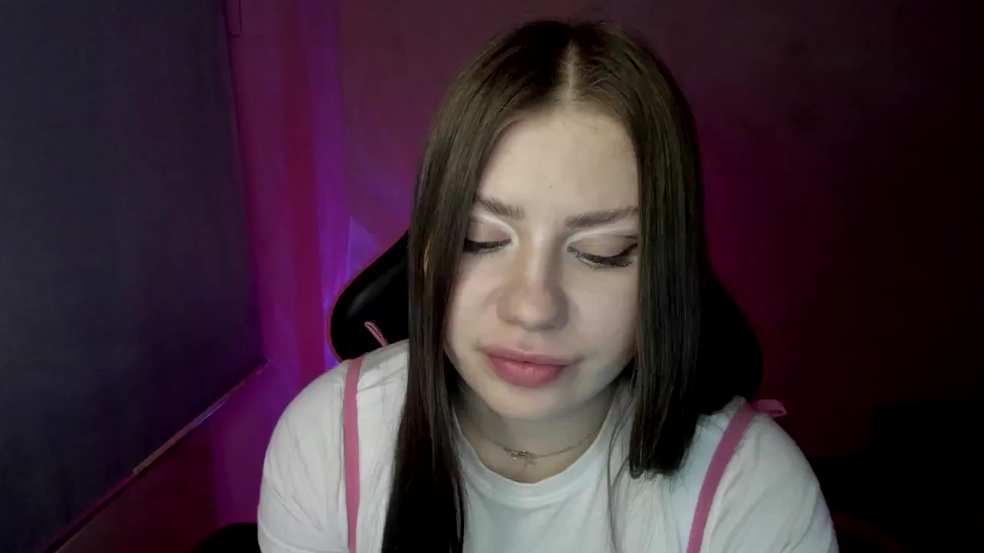 Gallery image thumbnail from FlyingDream's myfreecams stream on, 04/17/2025, 12:27 image 16 of 20
