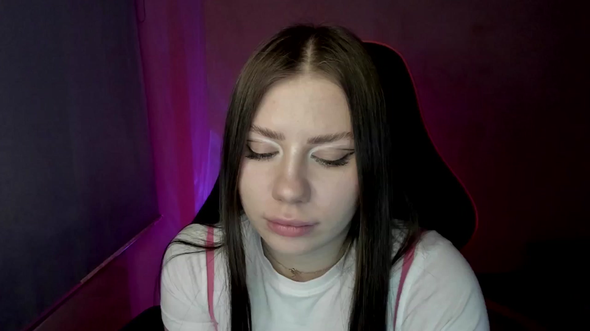 Gallery image thumbnail from FlyingDream's myfreecams stream on, 04/17/2025, 13:06 image 12 of 20