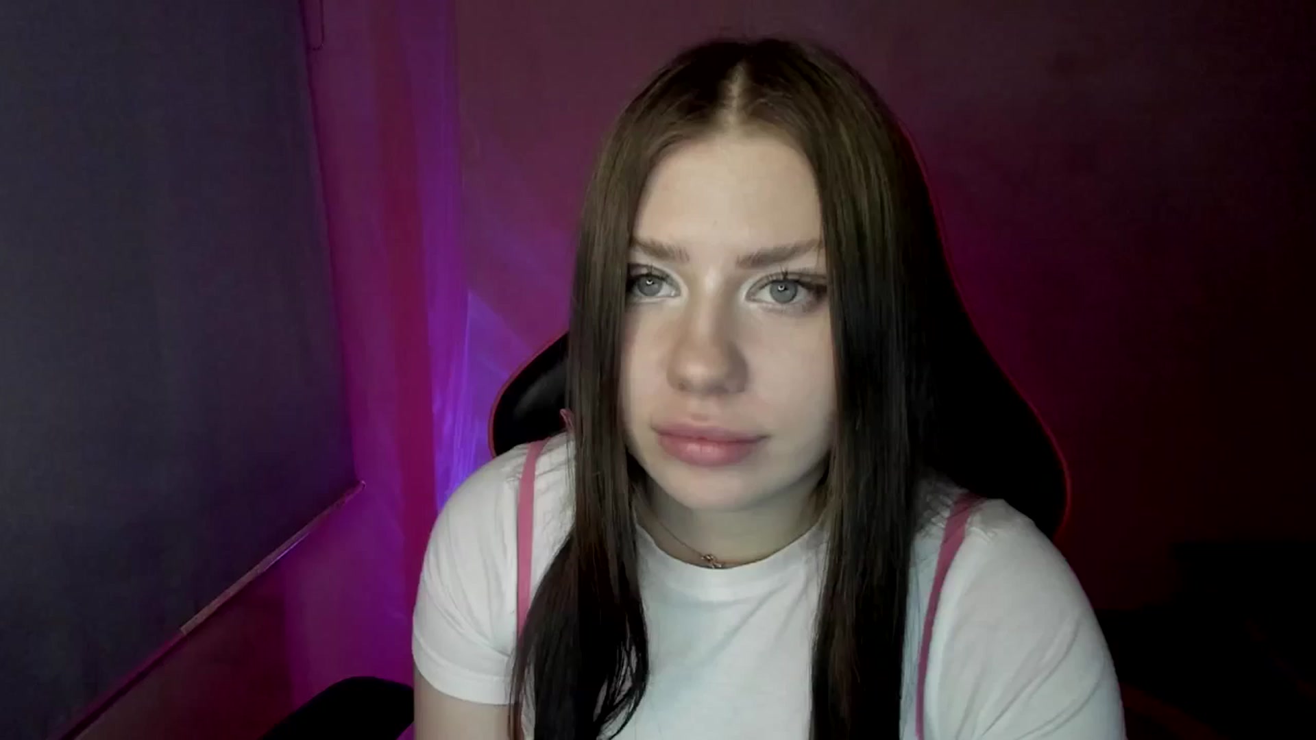 Gallery image thumbnail from FlyingDream's myfreecams stream on, 04/17/2025, 13:06 image 10 of 20
