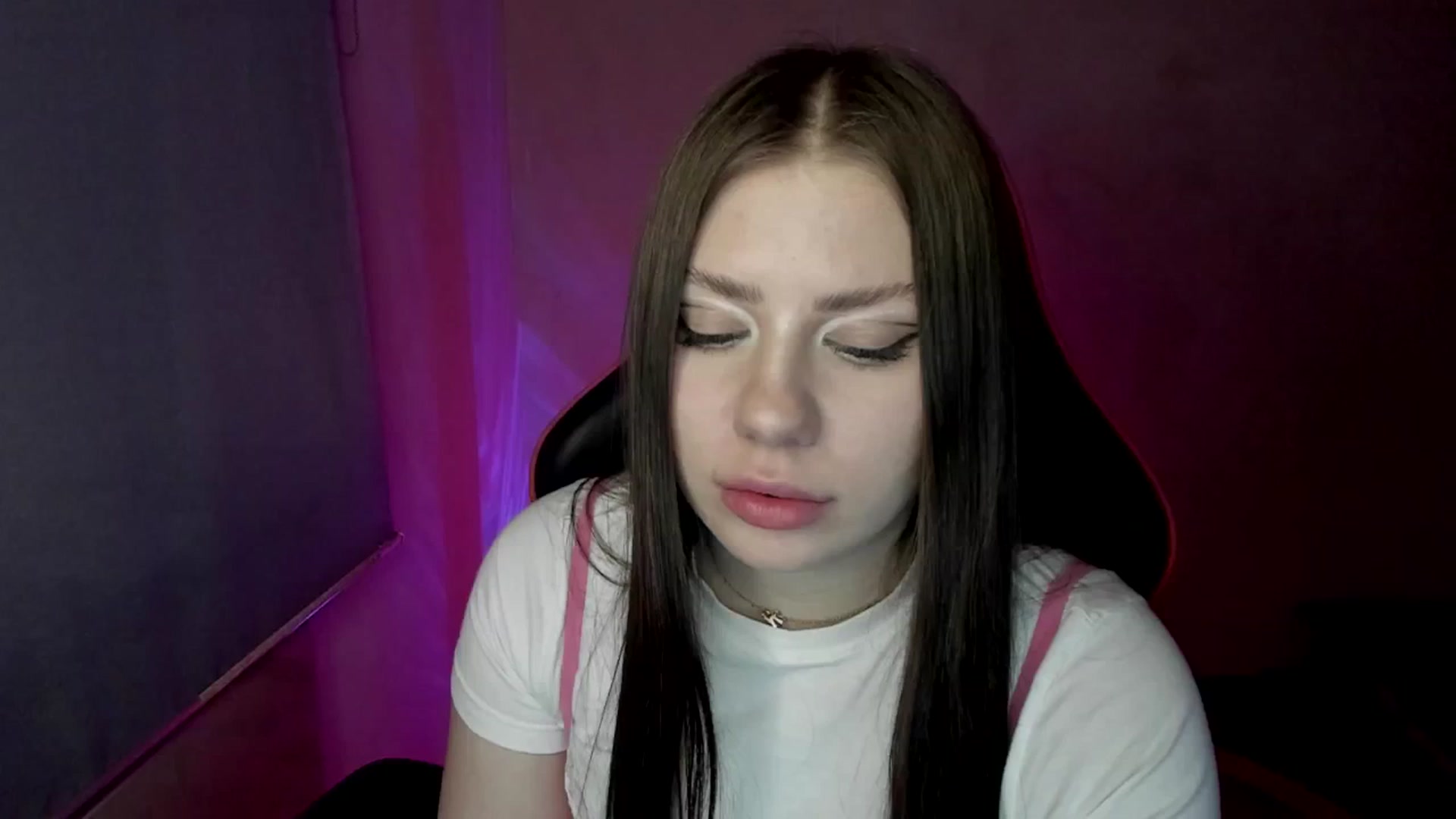 Gallery image thumbnail from FlyingDream's myfreecams stream on, 04/17/2025, 13:06 image 4 of 20