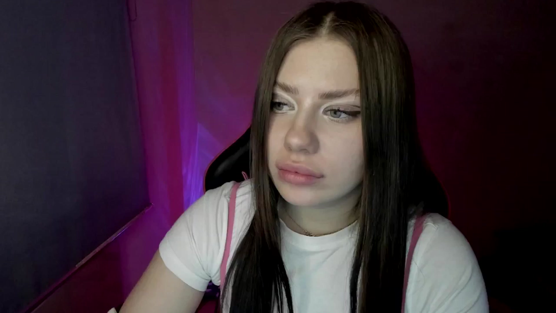Gallery image thumbnail from FlyingDream's myfreecams stream on, 04/17/2025, 13:06 image 11 of 20