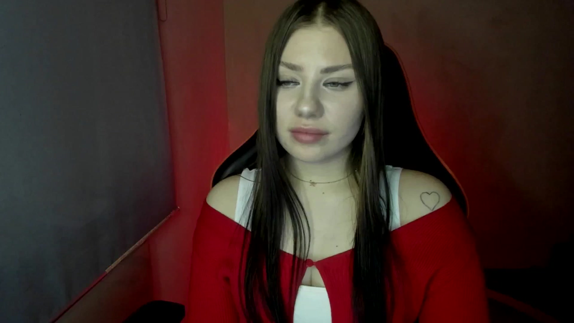 Gallery image thumbnail from FlyingDream's myfreecams stream on, 04/18/2025, 11:22 image 17 of 20
