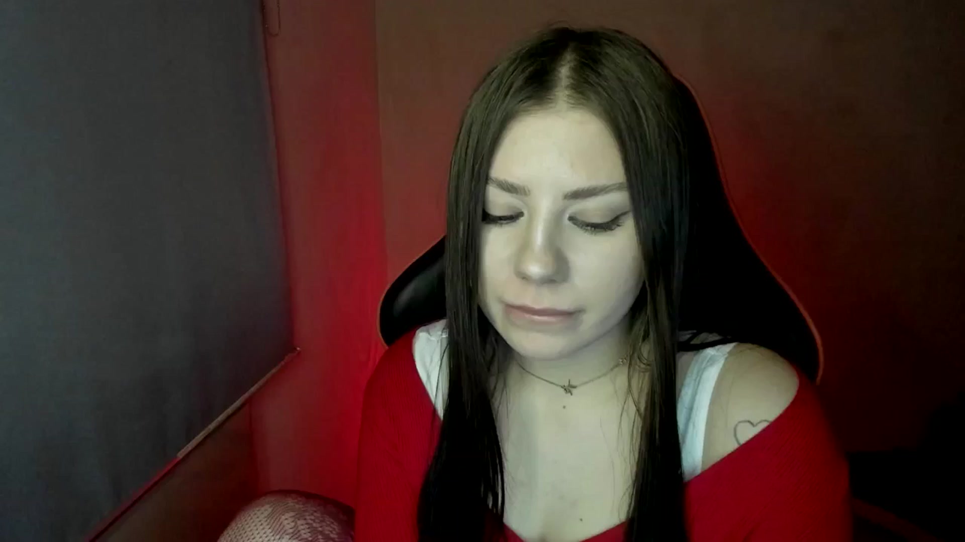 Gallery image thumbnail from FlyingDream's myfreecams stream on, 04/18/2025, 12:39 image 14 of 20