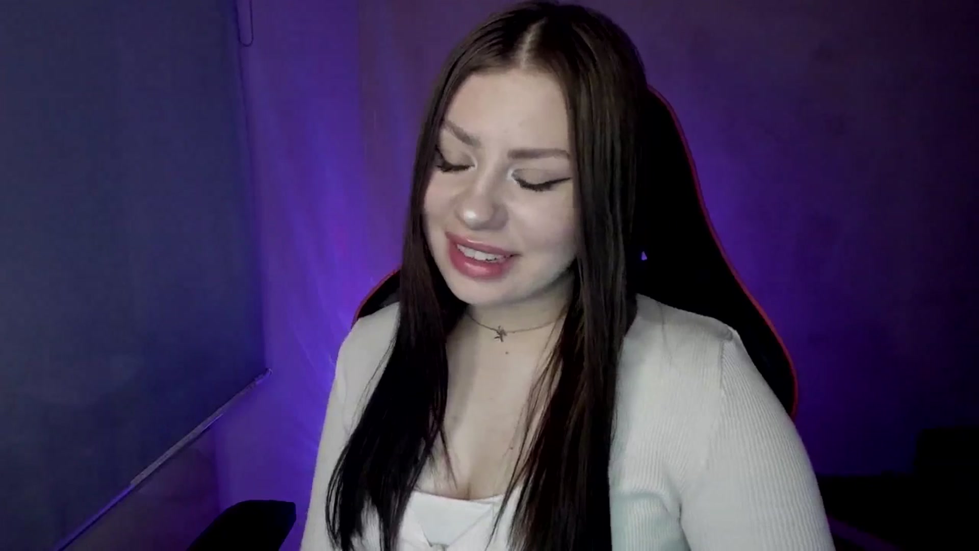 Gallery image thumbnail from FlyingDream's myfreecams stream on, 04/21/2025, 09:34 image 5 of 20