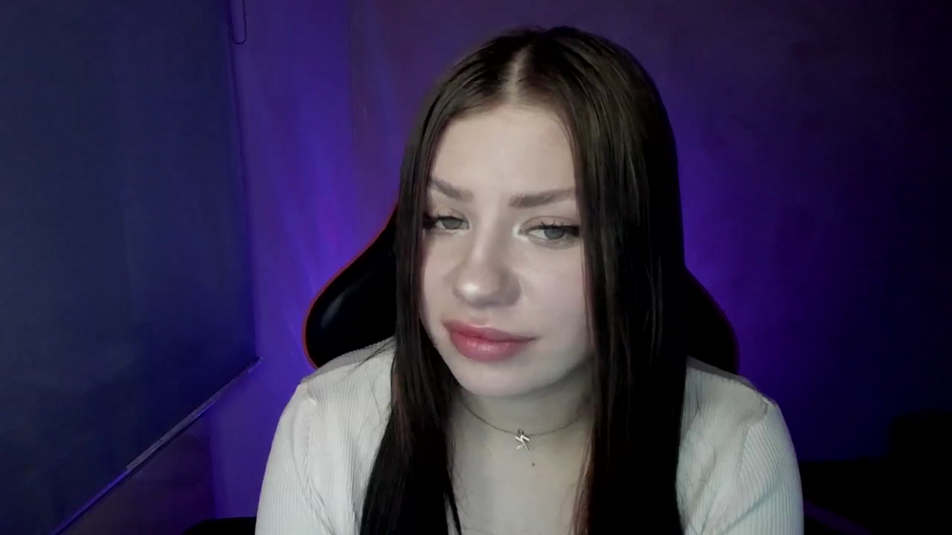 Gallery image thumbnail from FlyingDream's myfreecams stream on, 04/21/2025, 09:34 image 8 of 20