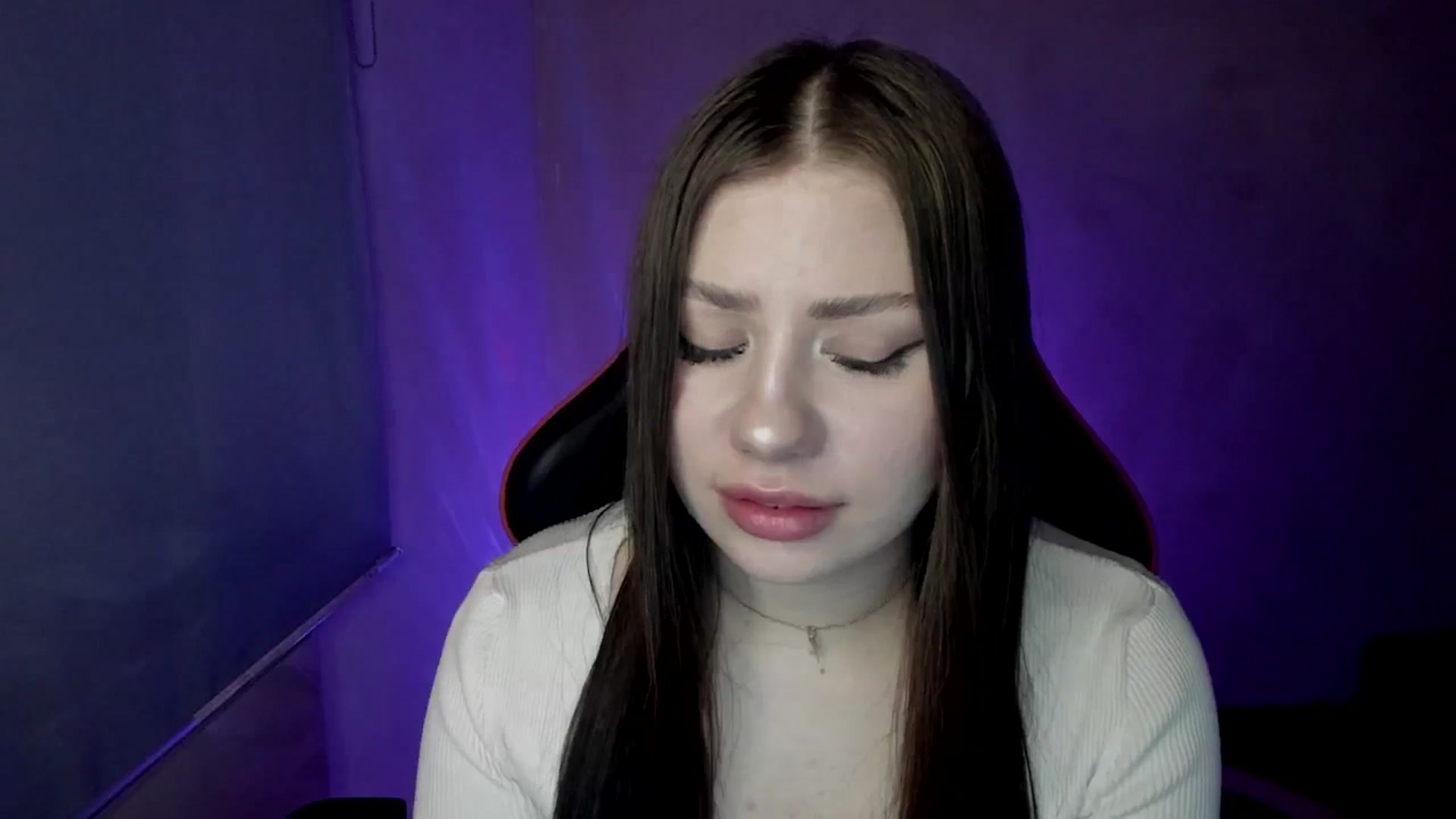 Gallery image thumbnail from FlyingDream's myfreecams stream on, 04/21/2025, 09:34 image 17 of 20