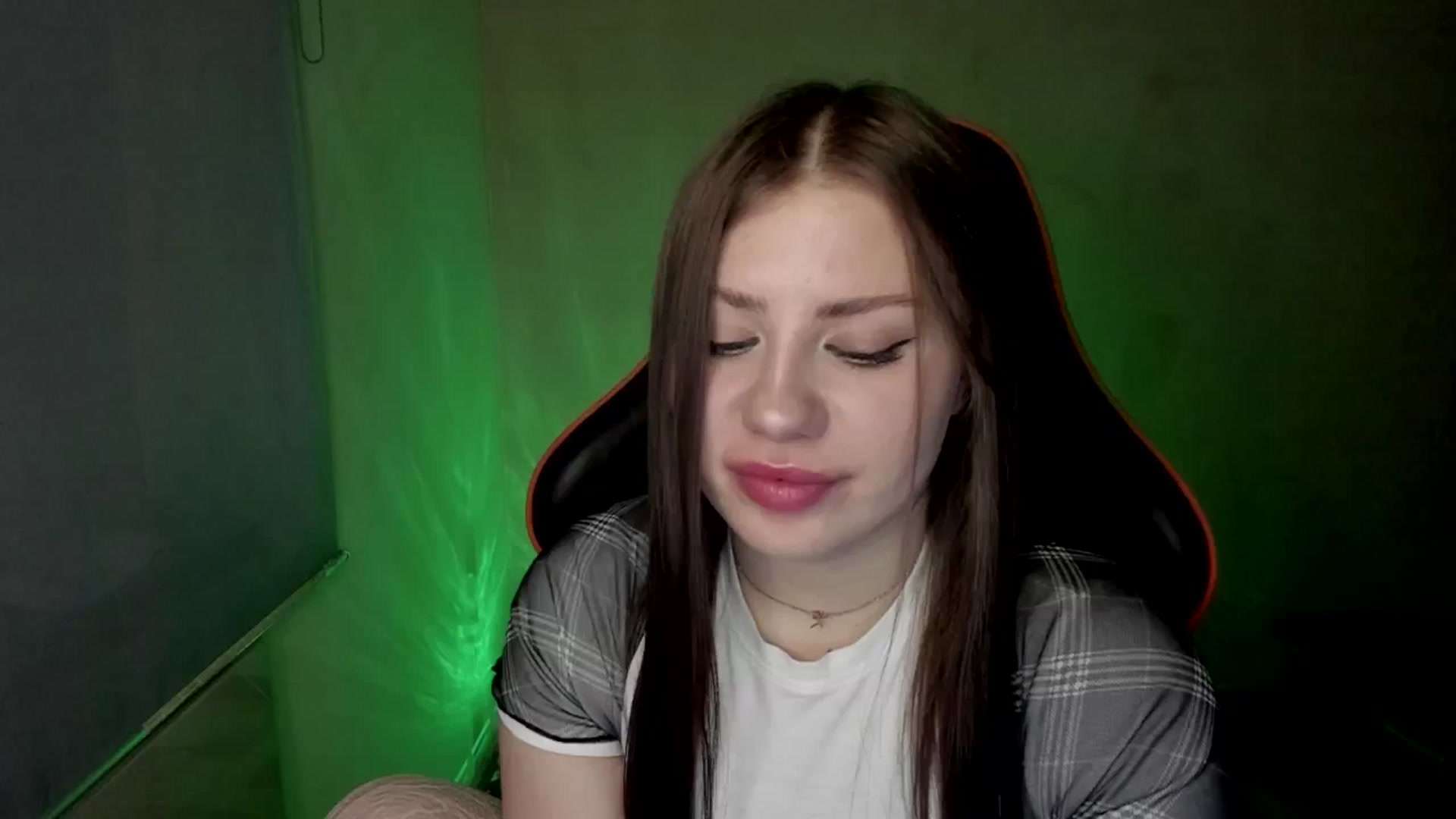 Gallery image thumbnail from FlyingDream's myfreecams stream on, 04/22/2025, 10:27 image 6 of 20