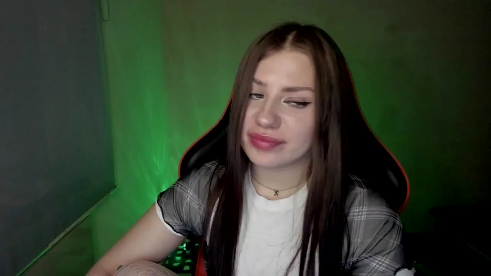 Gallery image thumbnail from FlyingDream's myfreecams stream on, 04/22/2025, 10:27 image 9 of 20