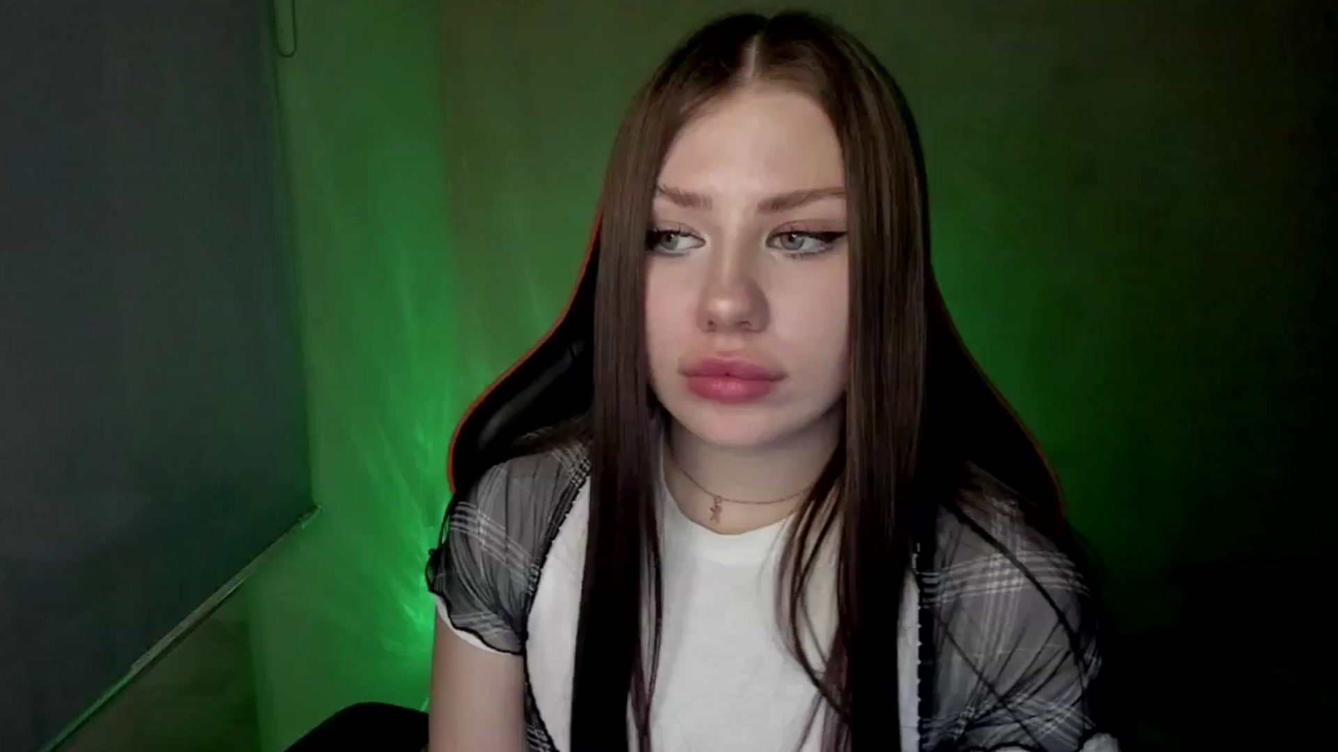 Gallery image thumbnail from FlyingDream's myfreecams stream on, 04/22/2025, 10:27 image 16 of 20