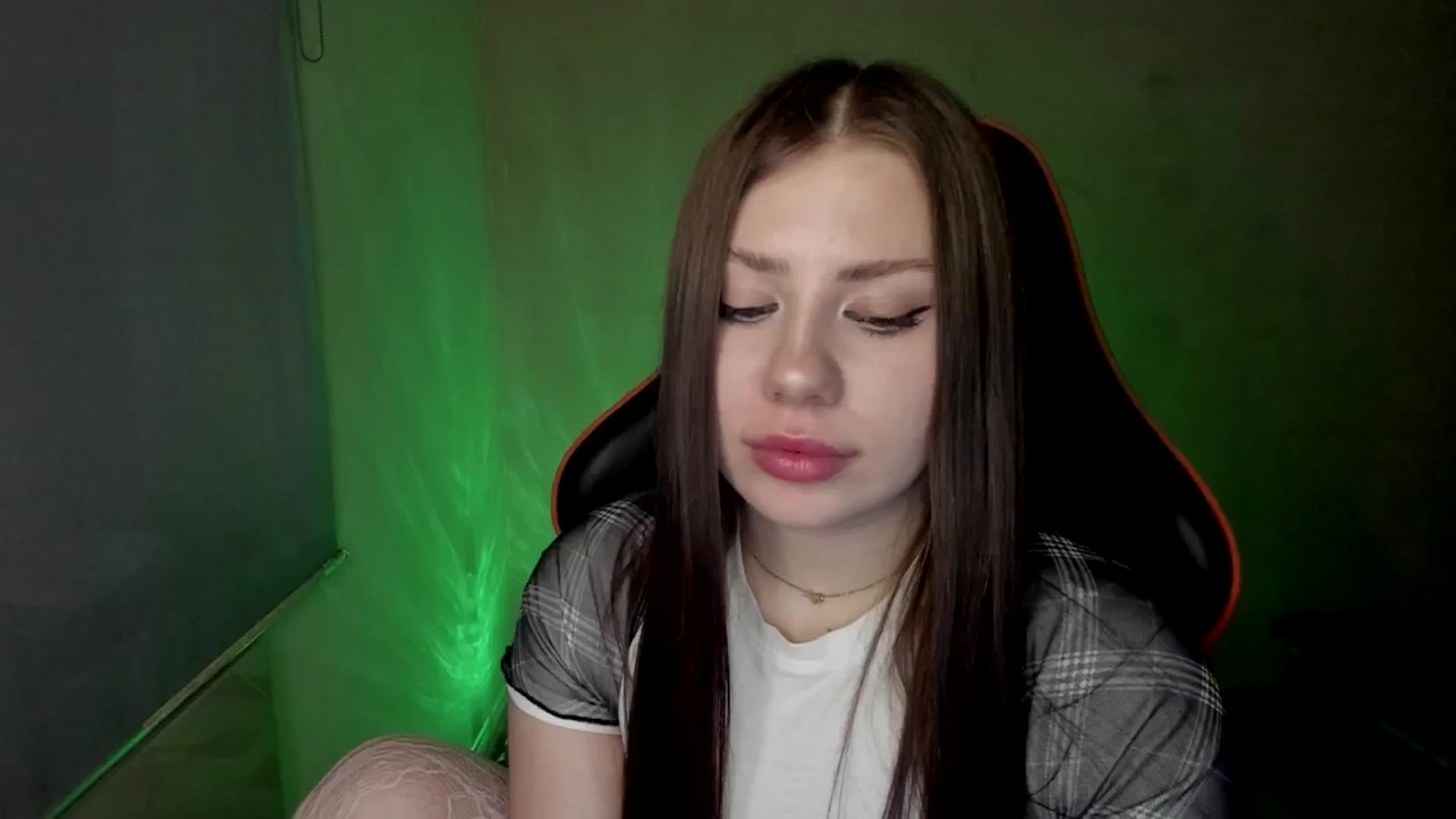 Gallery image thumbnail from FlyingDream's myfreecams stream on, 04/22/2025, 10:27 image 12 of 20
