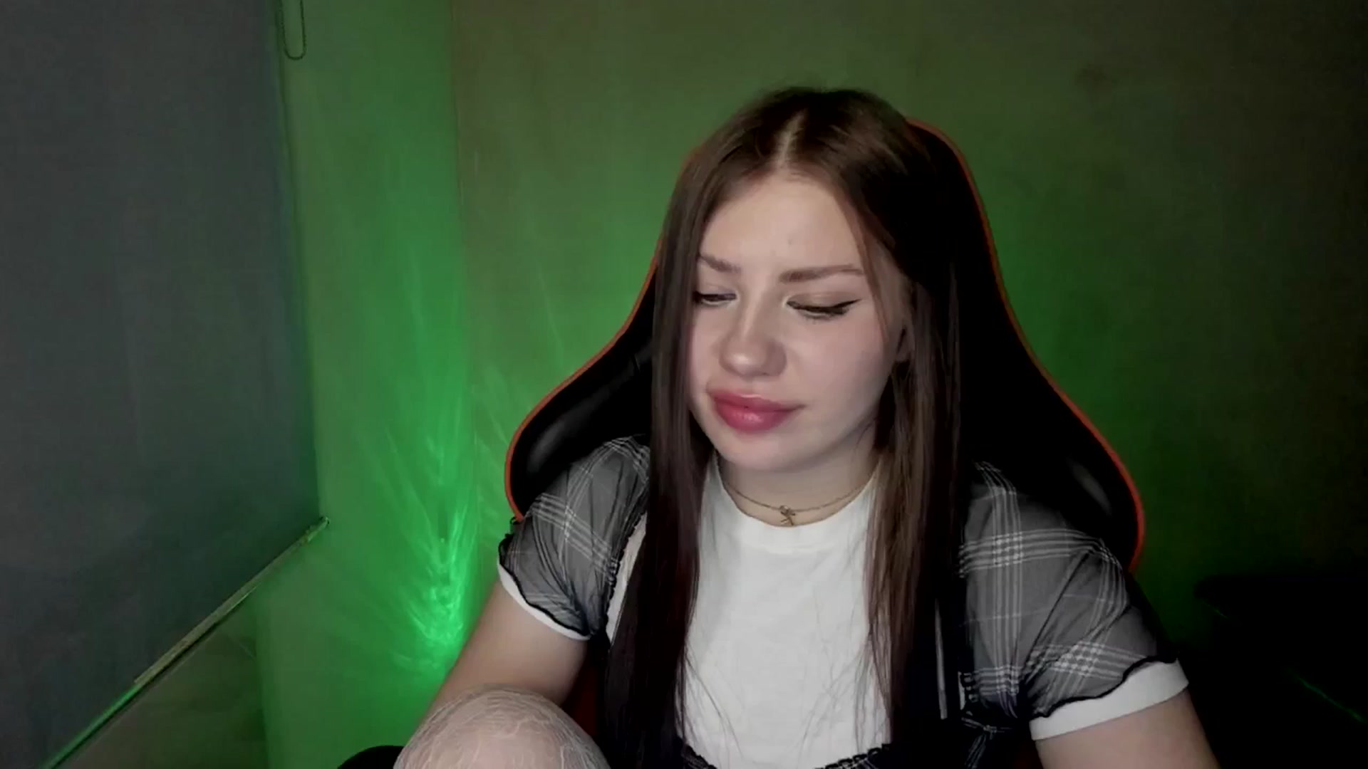 Gallery image thumbnail from FlyingDream's myfreecams stream on, 04/22/2025, 10:27 image 3 of 20