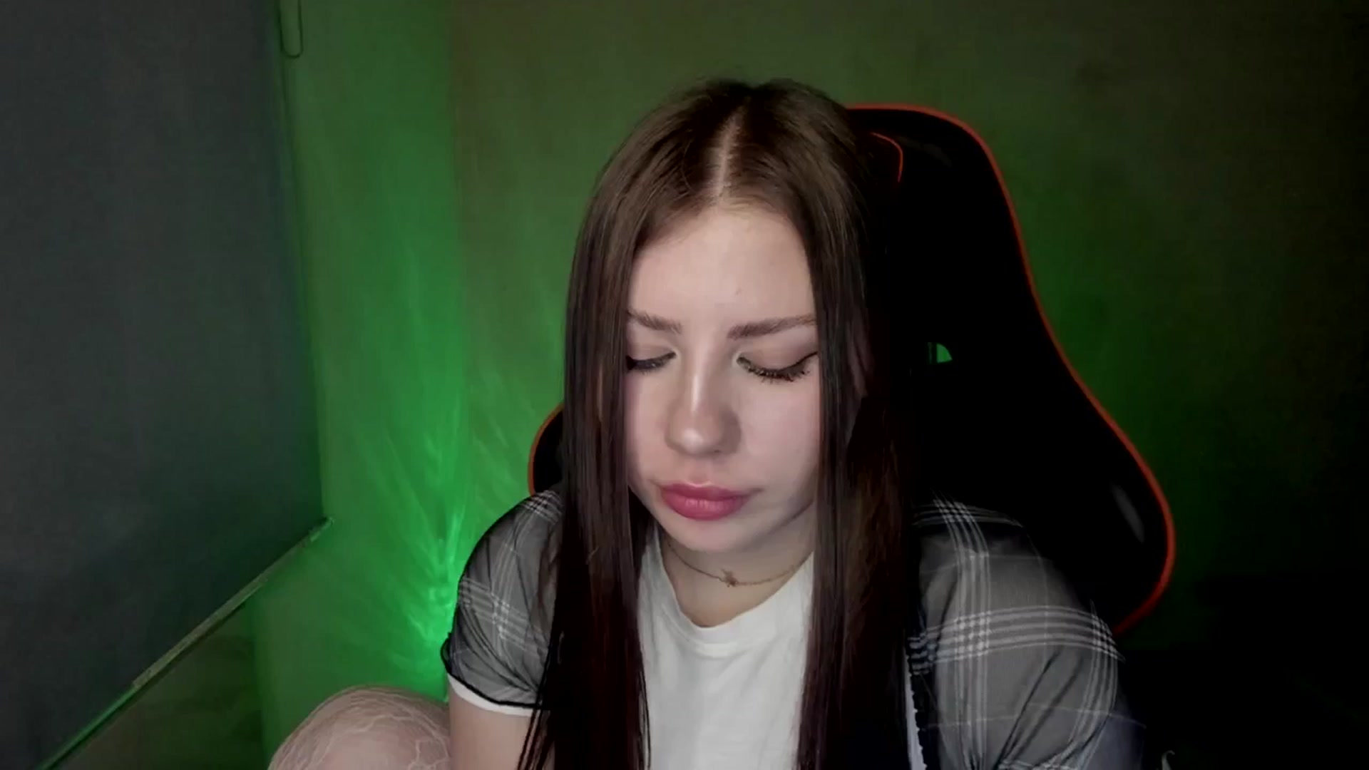 Gallery image thumbnail from FlyingDream's myfreecams stream on, 04/22/2025, 10:27 image 13 of 20