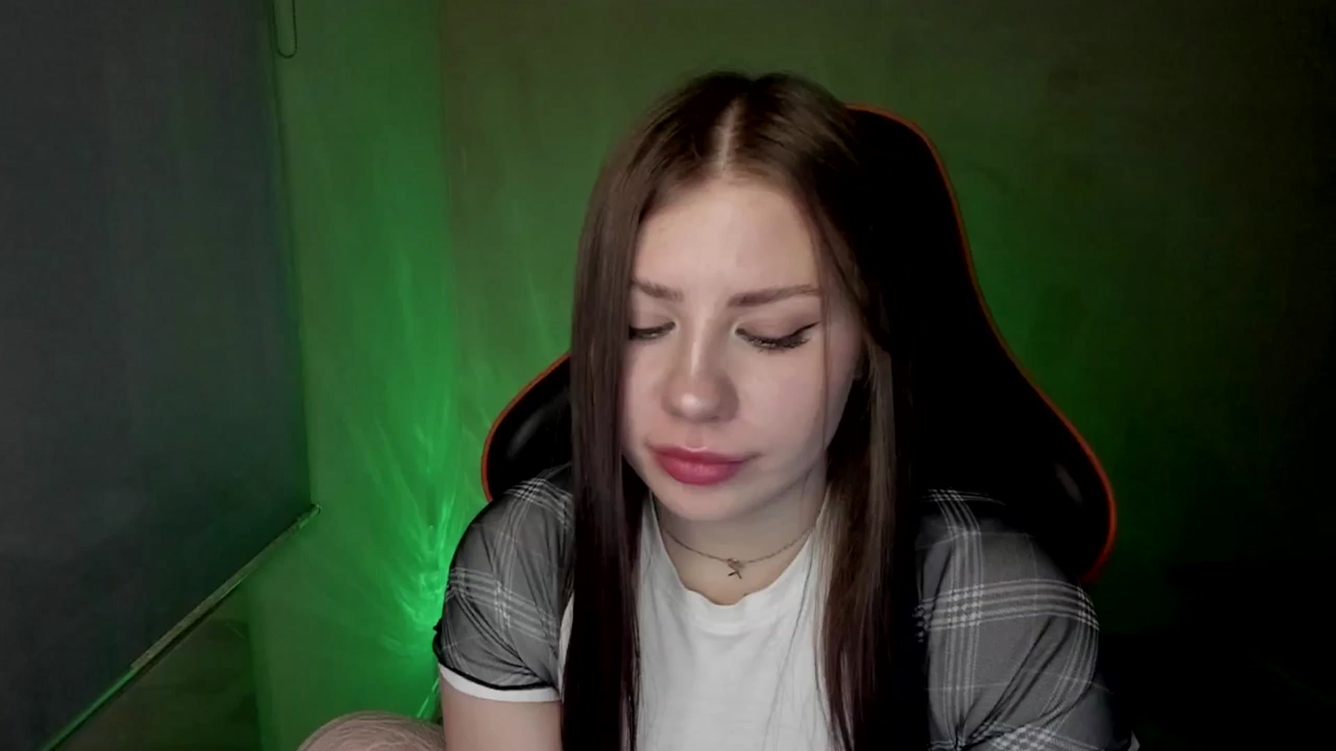 Gallery image thumbnail from FlyingDream's myfreecams stream on, 04/22/2025, 10:27 image 5 of 20