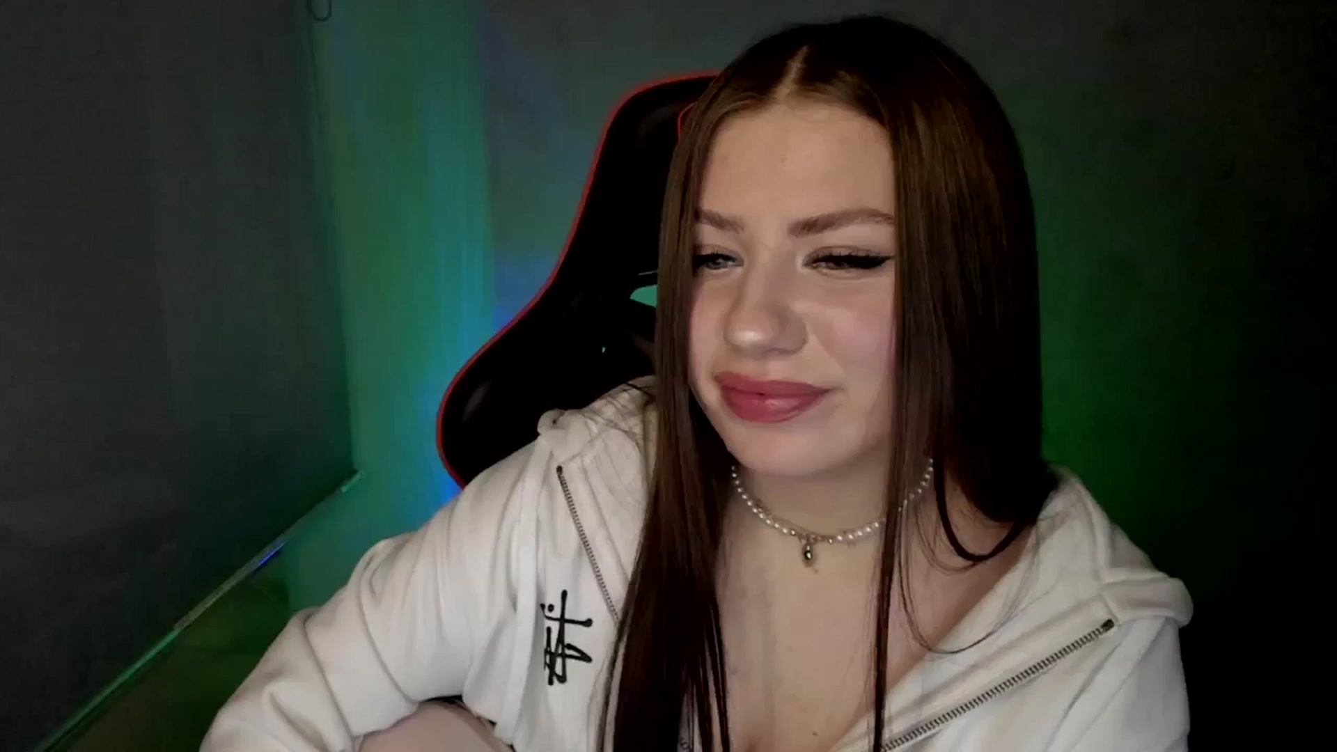 Gallery image thumbnail from FlyingDream's myfreecams stream on, 04/28/2025, 09:51 image 15 of 20