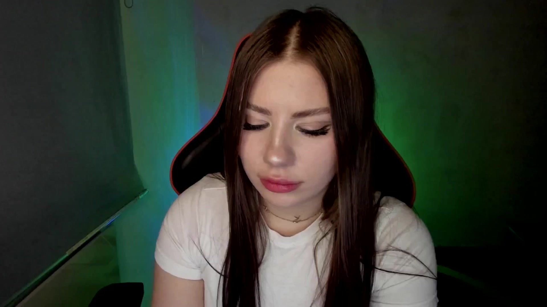 Gallery image thumbnail from FlyingDream's myfreecams stream on, 04/29/2025, 18:11 image 2 of 20