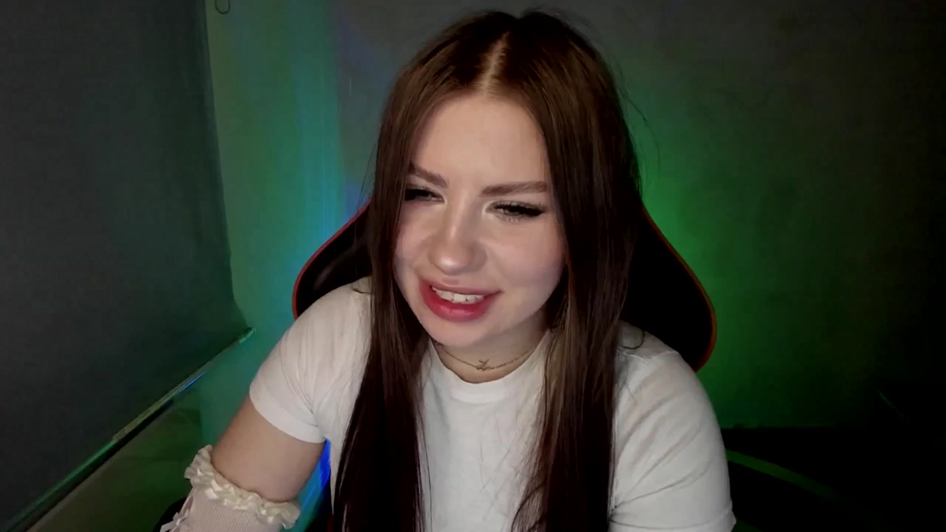 Gallery image thumbnail from FlyingDream's myfreecams stream on, 04/29/2025, 18:11 image 3 of 20