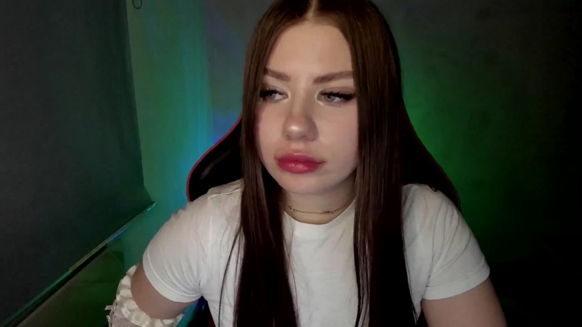Gallery image thumbnail from FlyingDream's myfreecams stream on, 04/29/2025, 18:11 image 16 of 20