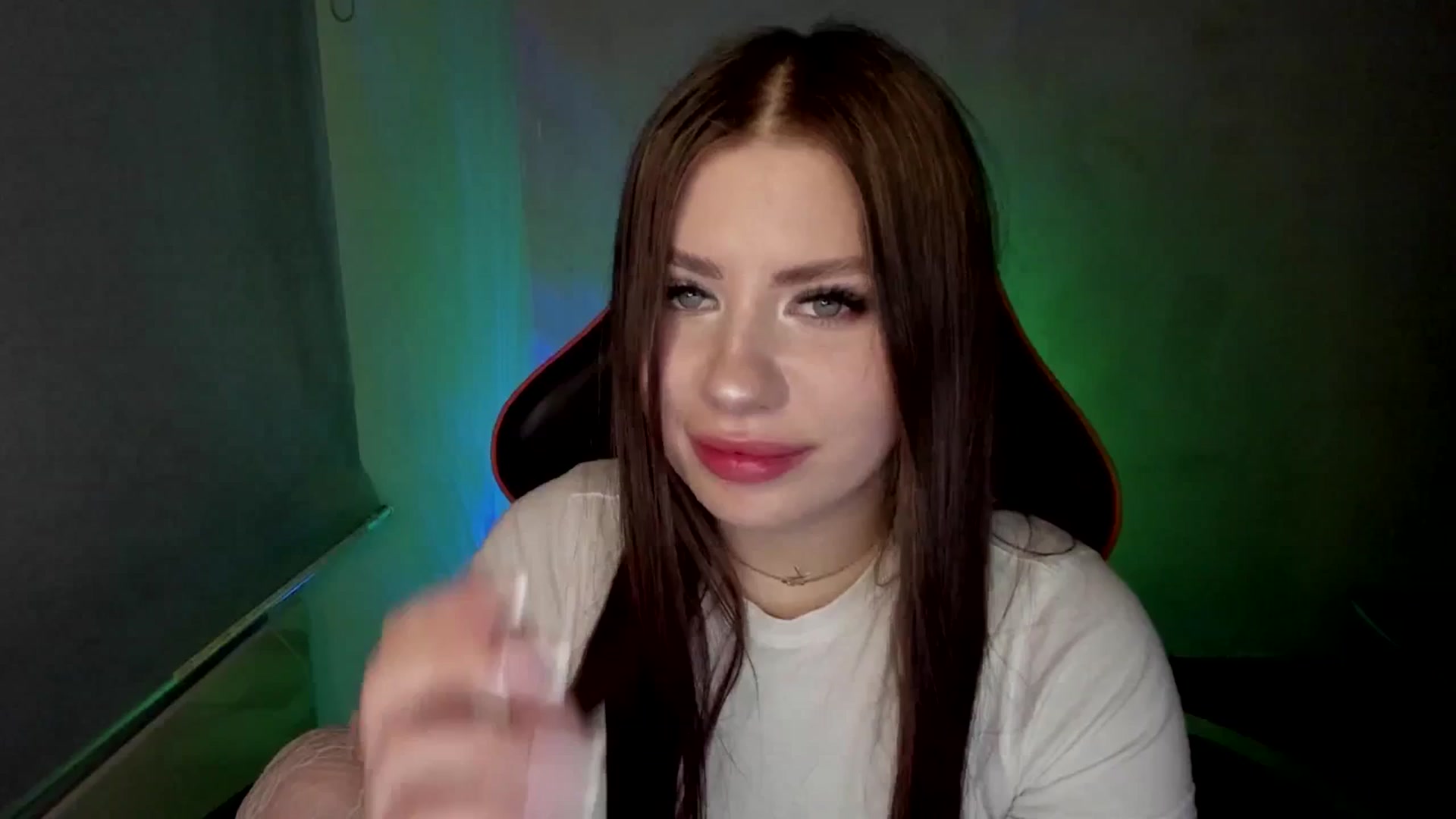 Gallery image thumbnail from FlyingDream's myfreecams stream on, 04/29/2025, 18:11 image 8 of 20