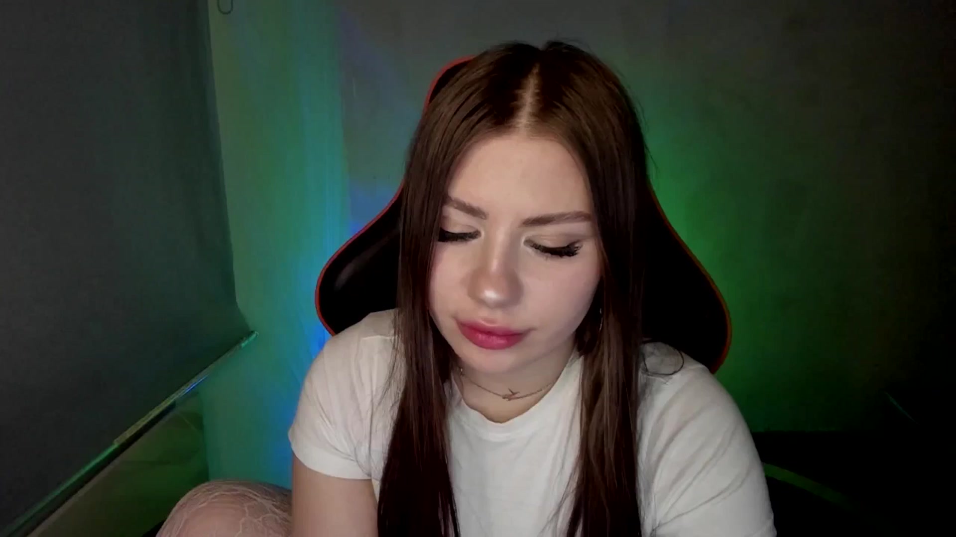 Gallery image thumbnail from FlyingDream's myfreecams stream on, 04/29/2025, 18:11 image 4 of 20
