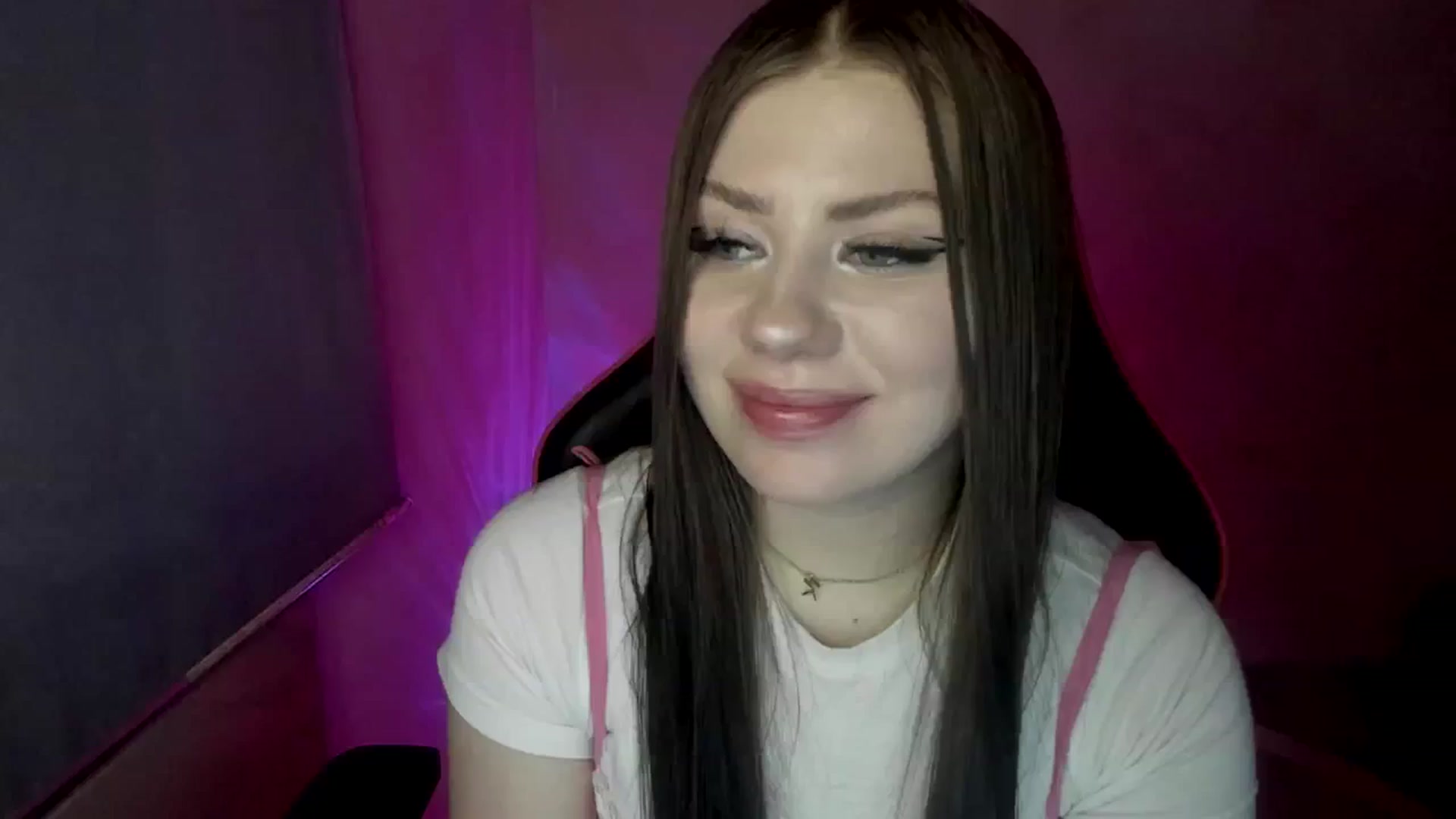Gallery image thumbnail from FlyingDream's myfreecams stream on, 05/01/2025, 13:05 image 20 of 20