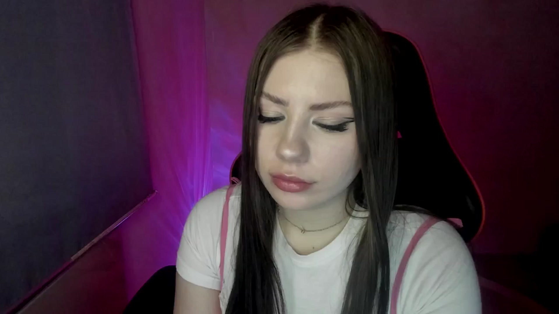Gallery image thumbnail from FlyingDream's myfreecams stream on, 05/01/2025, 13:05 image 12 of 20